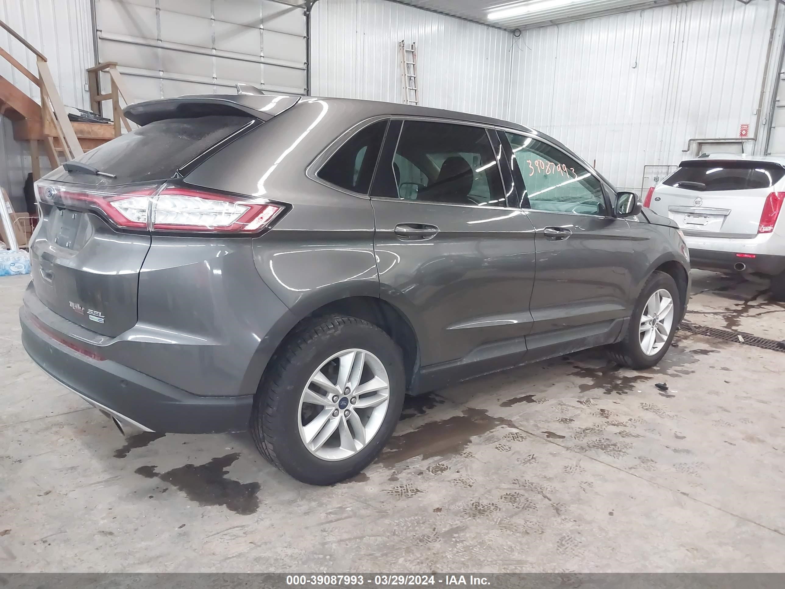 Photo 3 VIN: 2FMPK4J9XHBB61863 - FORD EDGE 