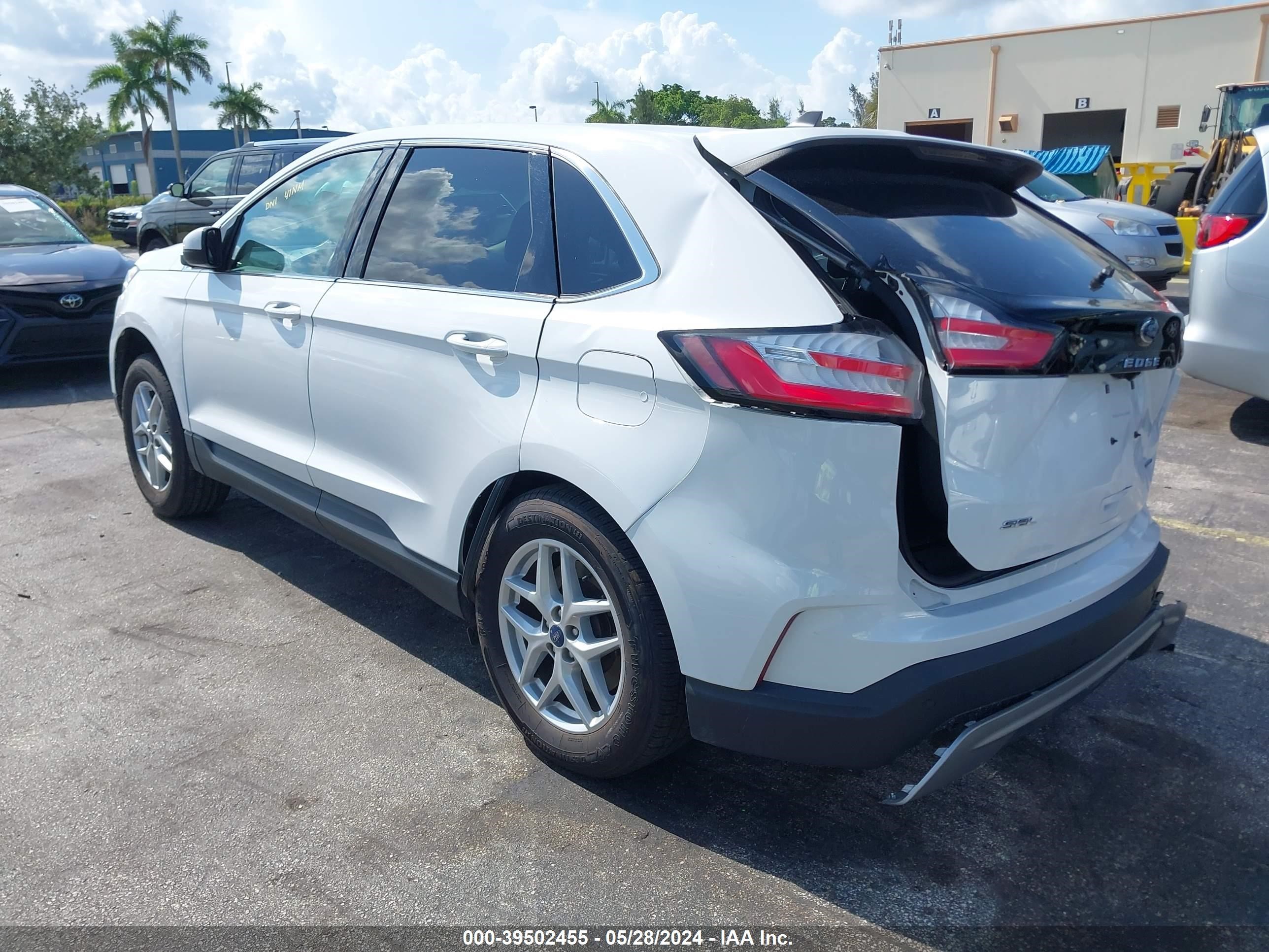 Photo 2 VIN: 2FMPK4J9XNBA34414 - FORD EDGE 