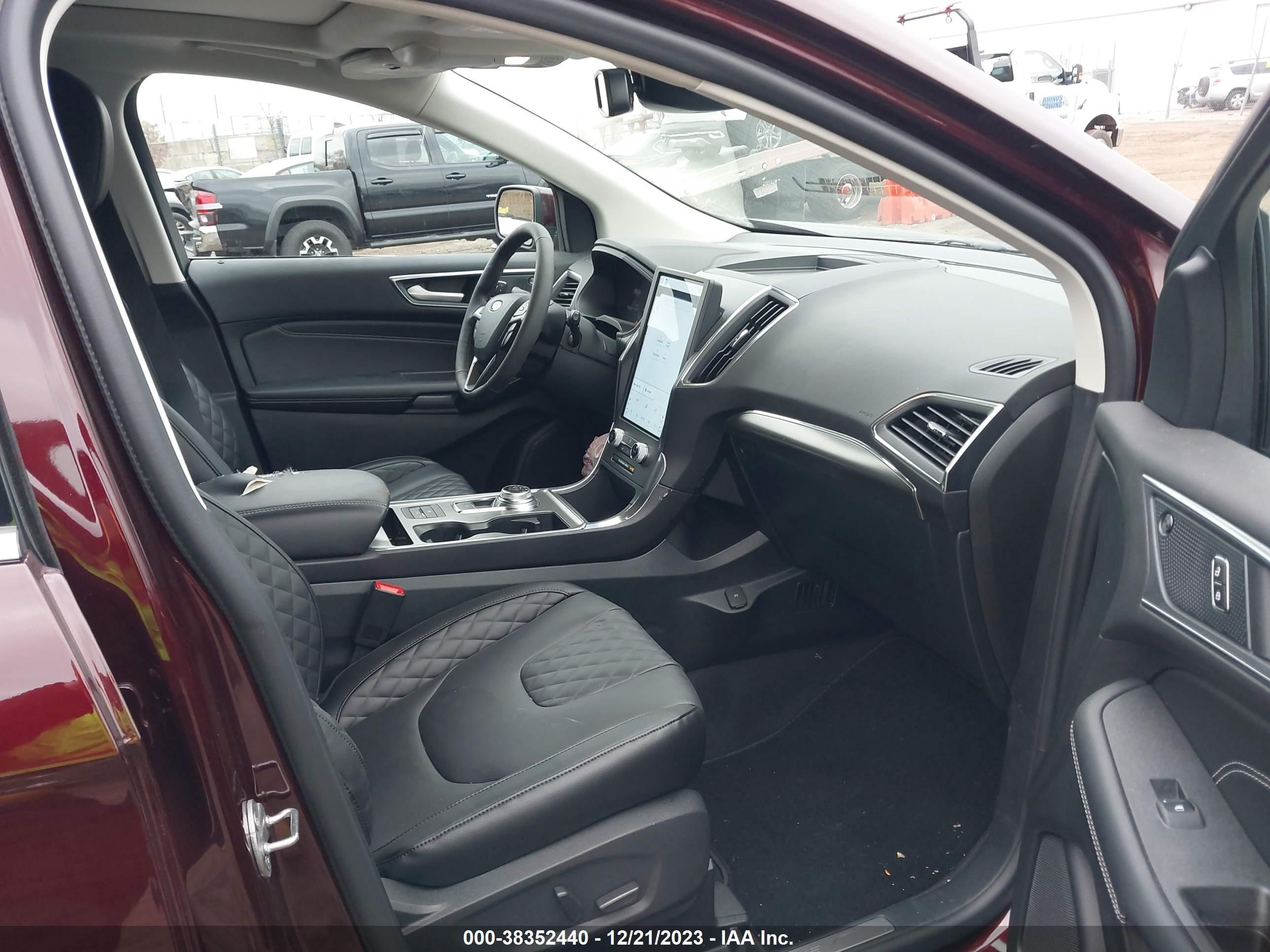 Photo 4 VIN: 2FMPK4K92RBA27610 - FORD EDGE 