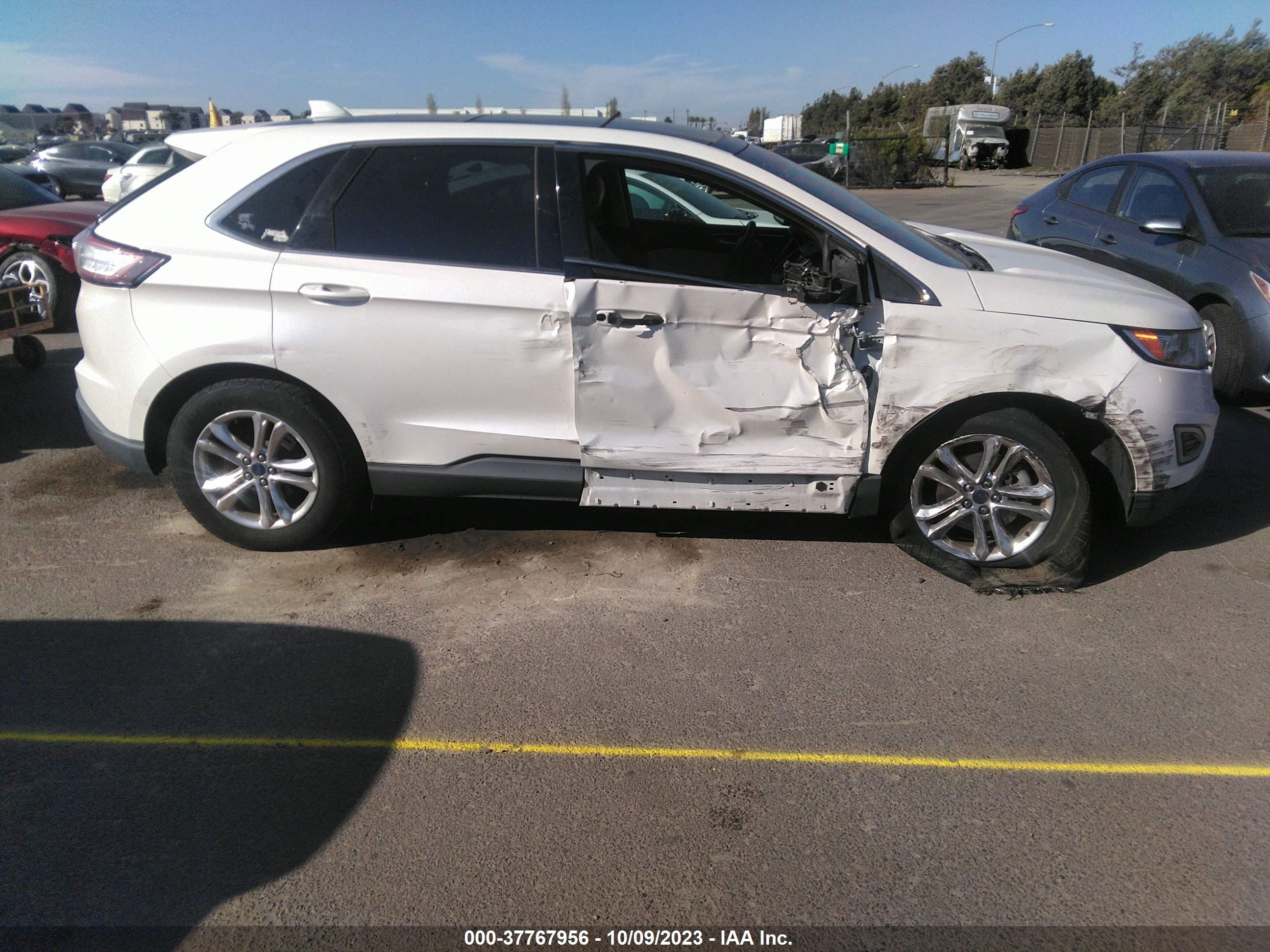 Photo 11 VIN: 2FMTK3J90FBB73834 - FORD EDGE 