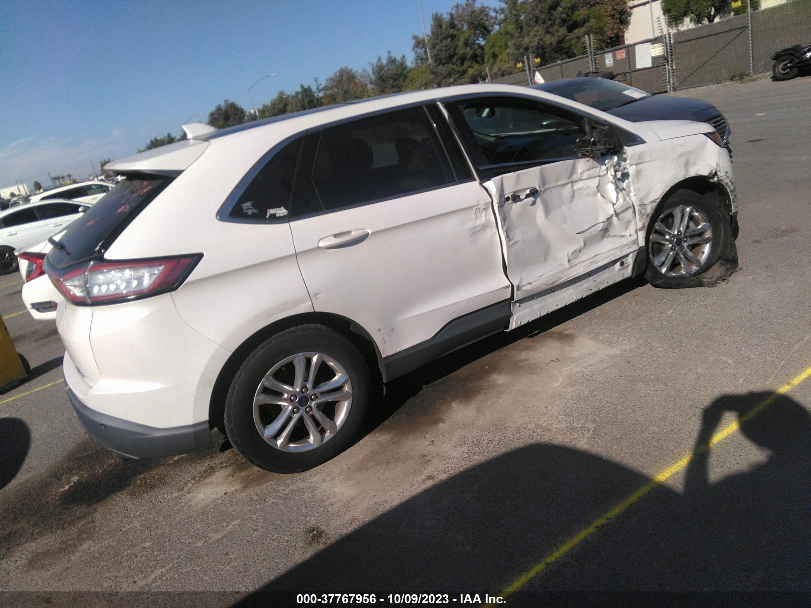 Photo 3 VIN: 2FMTK3J90FBB73834 - FORD EDGE 