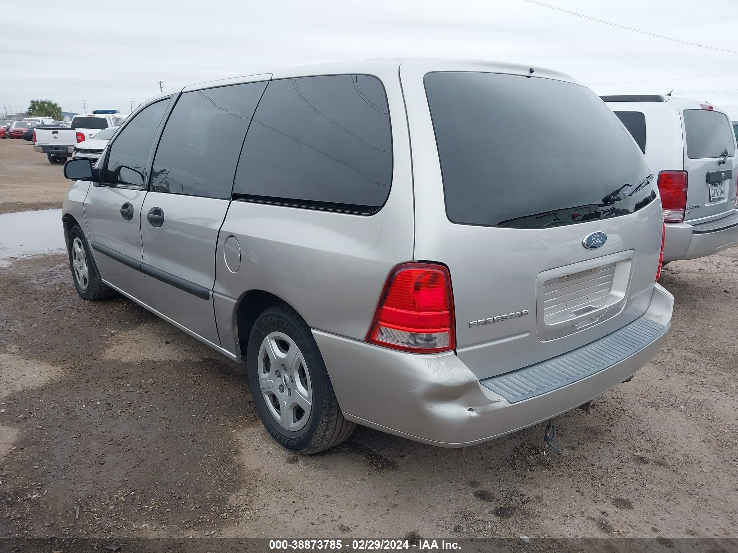 Photo 2 VIN: 2FMZA50694BA30751 - FORD FREESTAR 