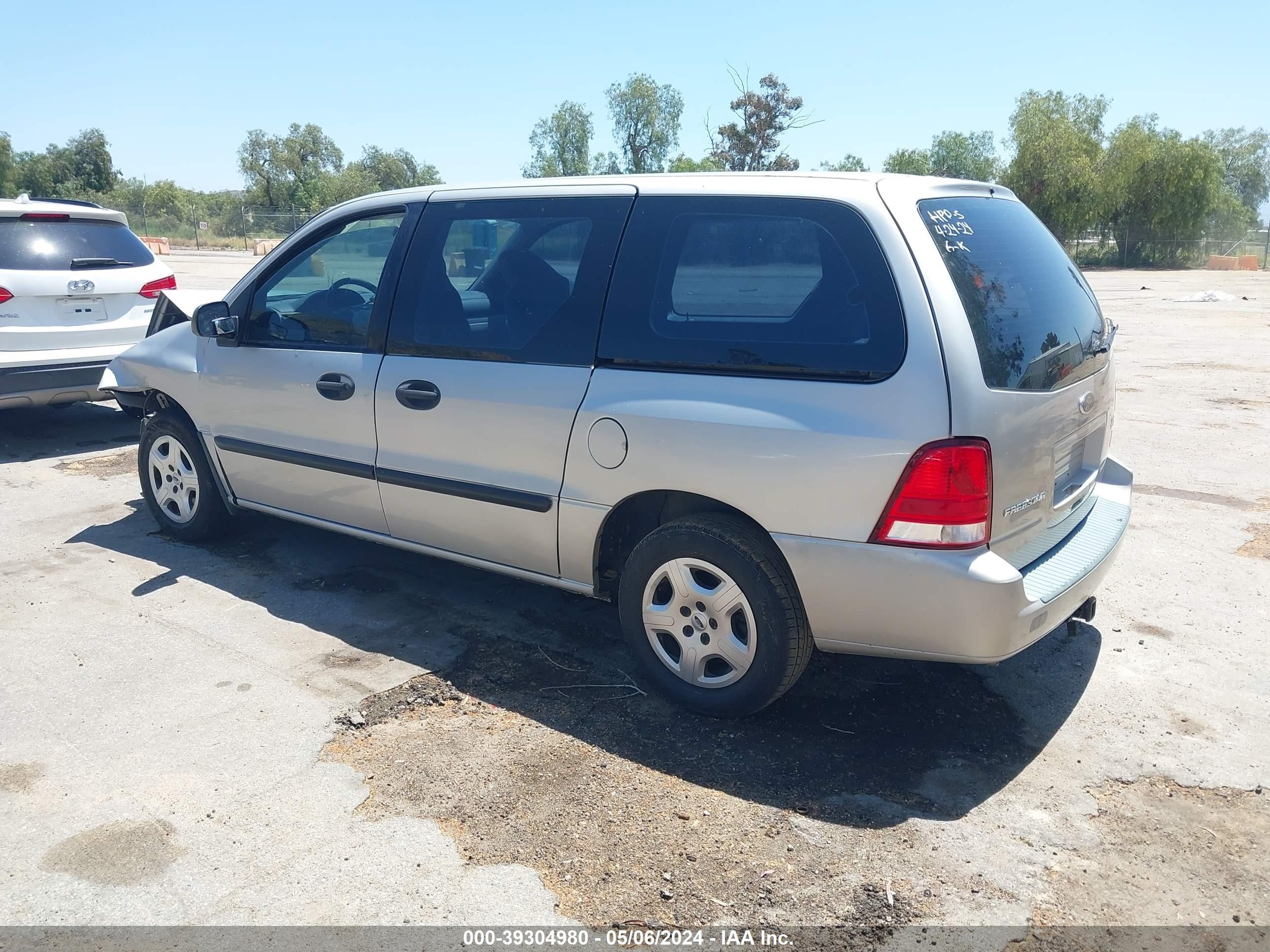 Photo 2 VIN: 2FMZA50695BA46773 - FORD FREESTAR 