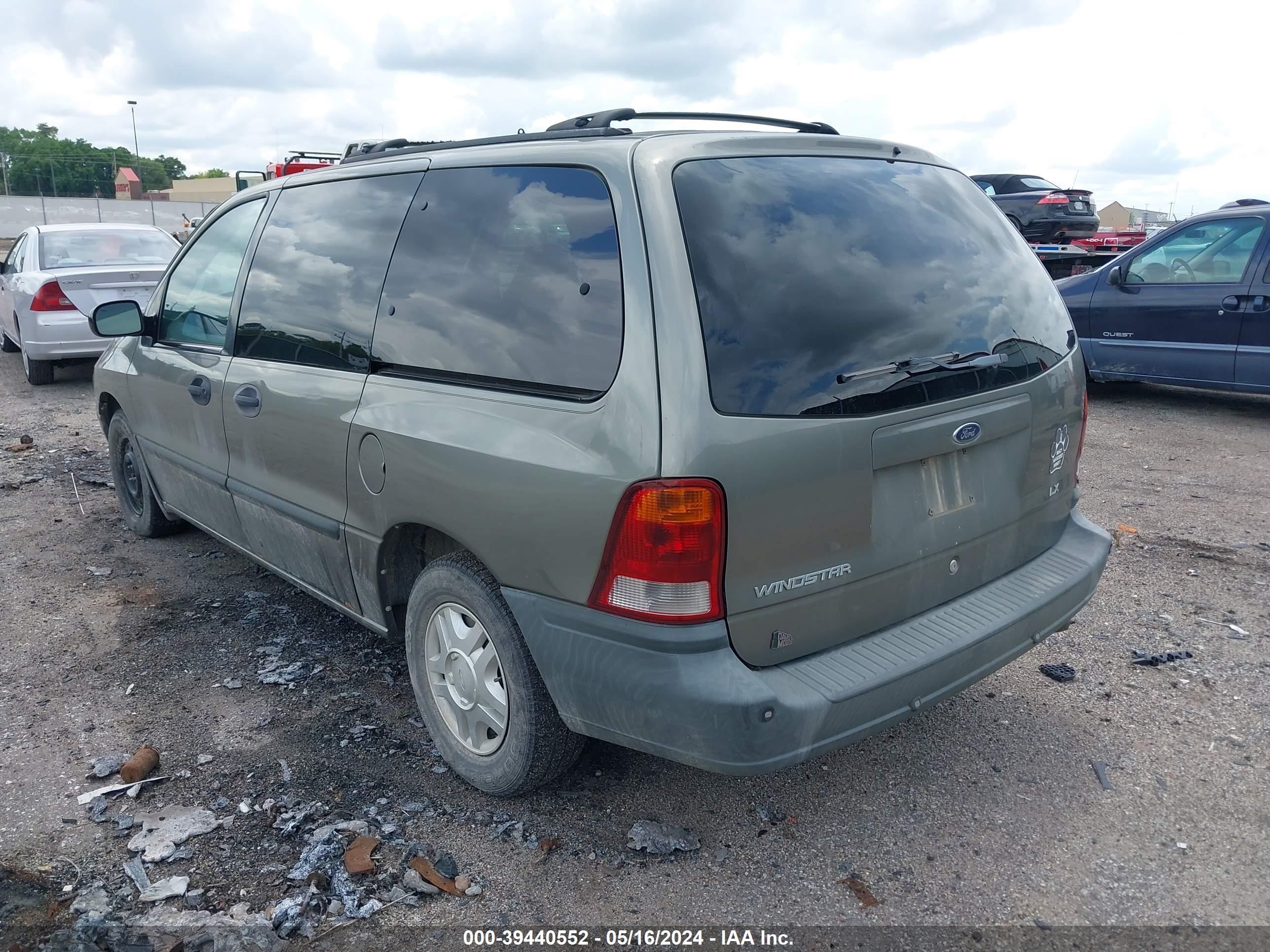 Photo 2 VIN: 2FMZA5142XBC26399 - FORD WINDSTAR 