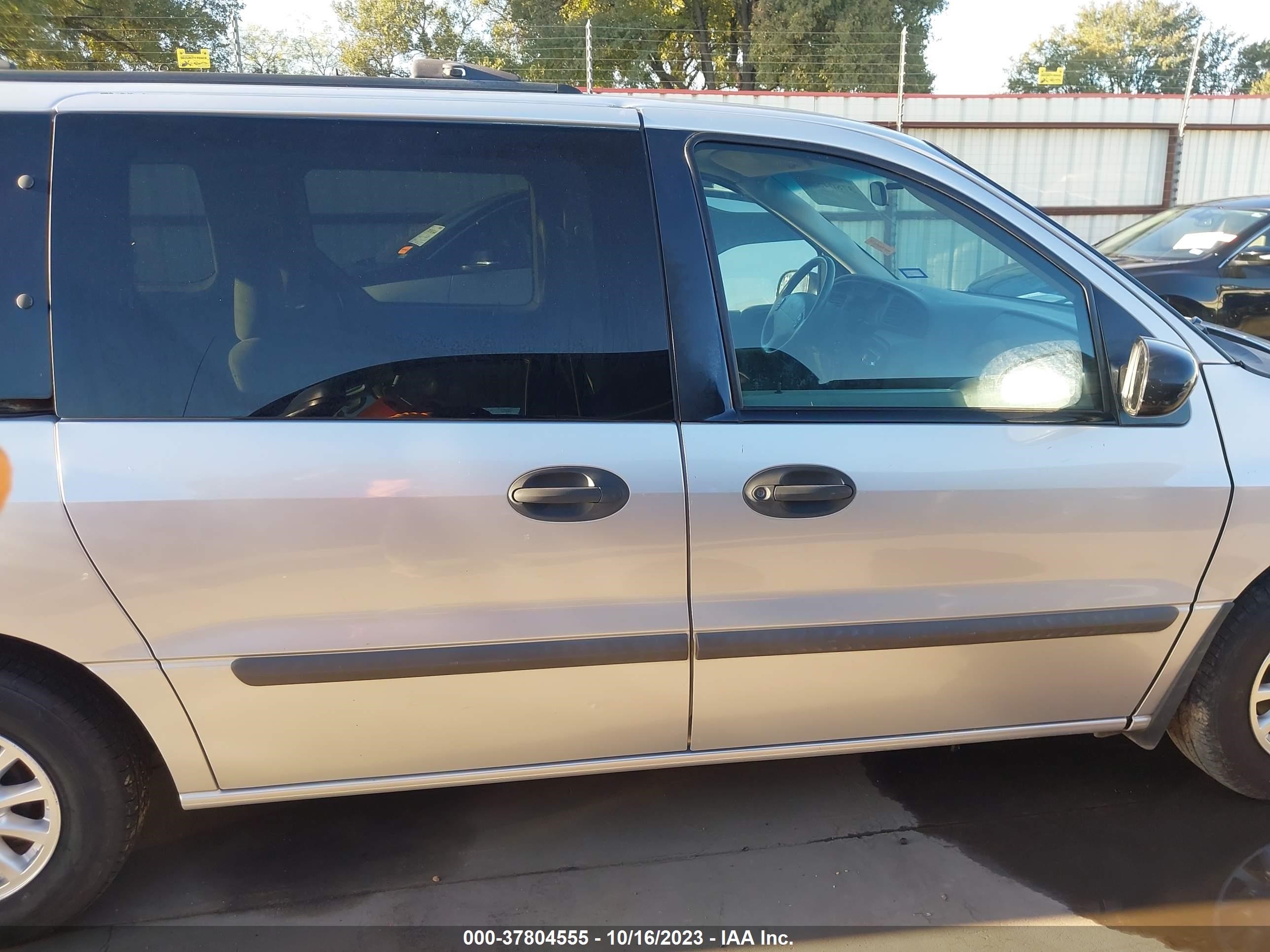 Photo 12 VIN: 2FMZA5147YBA11375 - FORD WINDSTAR 