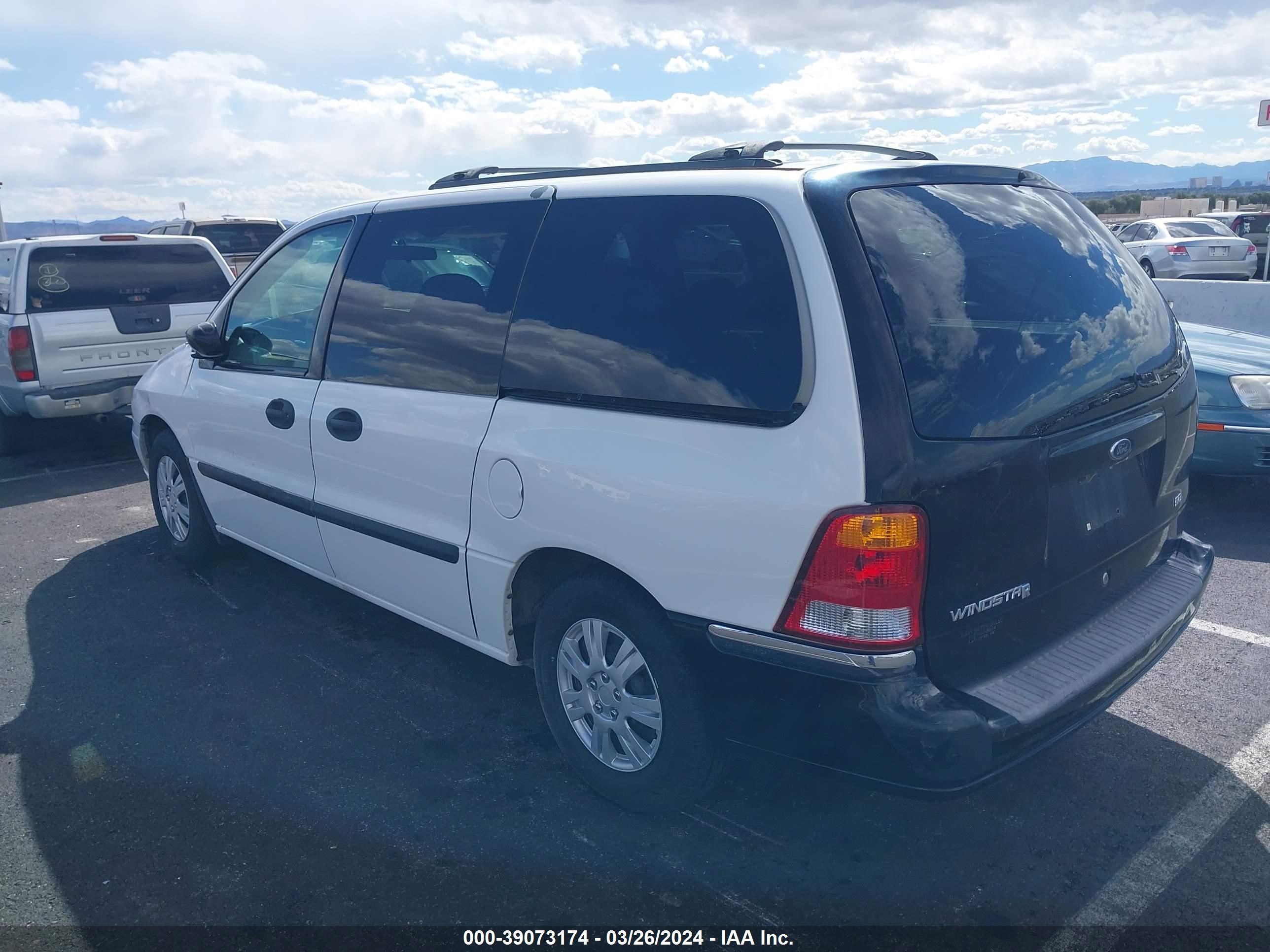 Photo 2 VIN: 2FMZA514X2BA46029 - FORD WINDSTAR 