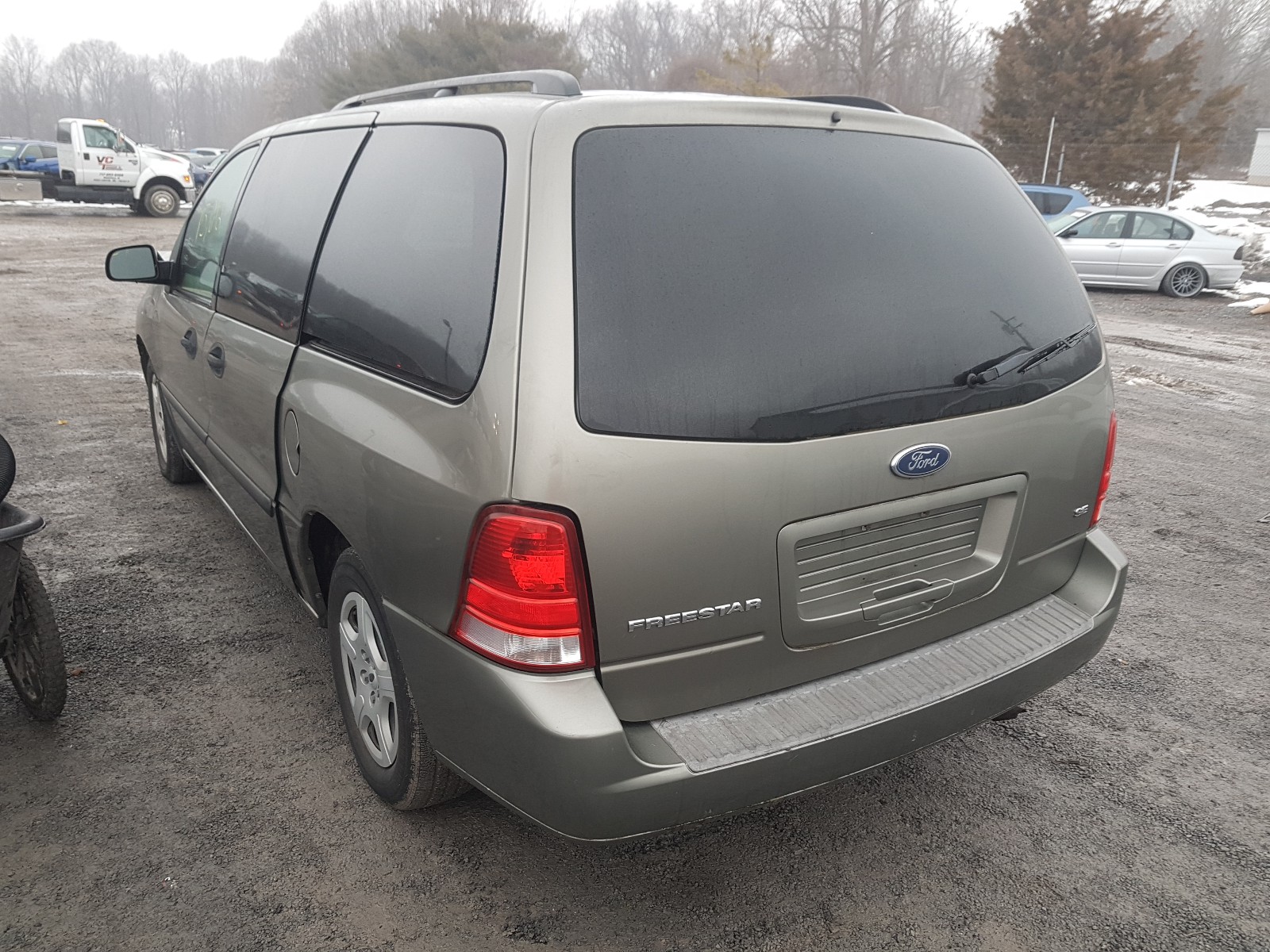 Photo 2 VIN: 2FMZA51624BB11394 - FORD FREESTAR S 