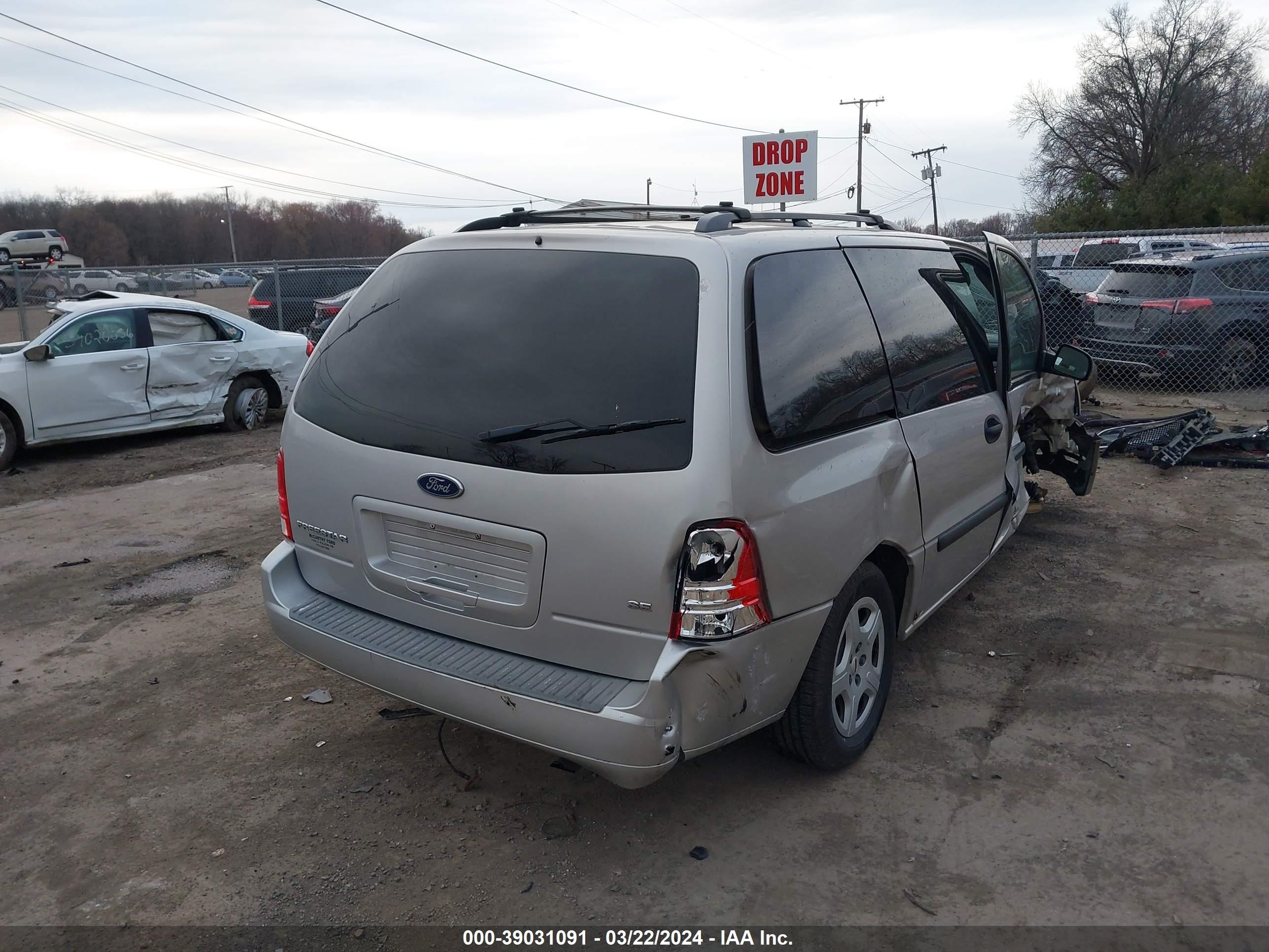 Photo 3 VIN: 2FMZA516X4BB02247 - FORD FREESTAR 