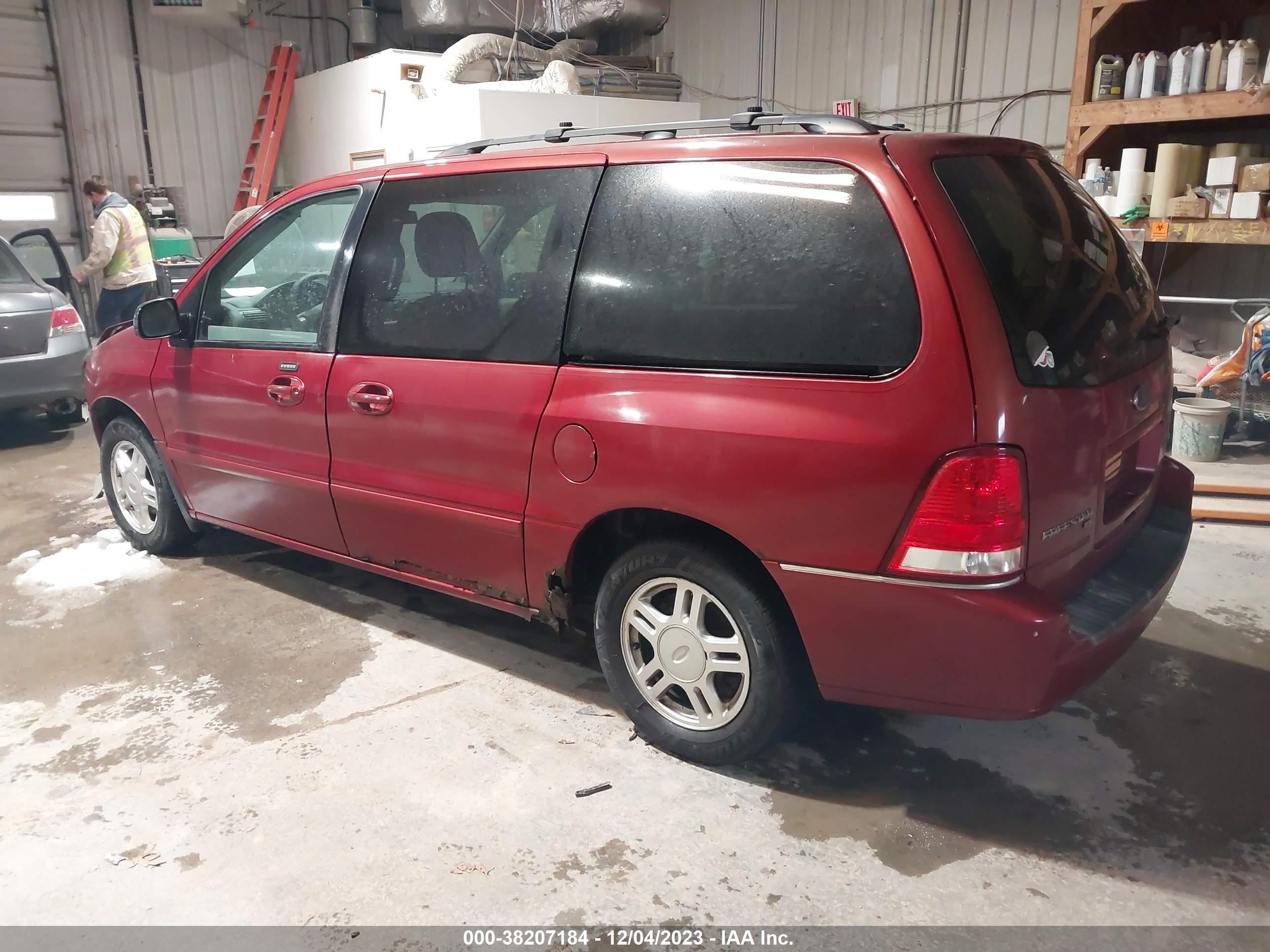 Photo 2 VIN: 2FMZA52285BA84568 - FORD FREESTAR 