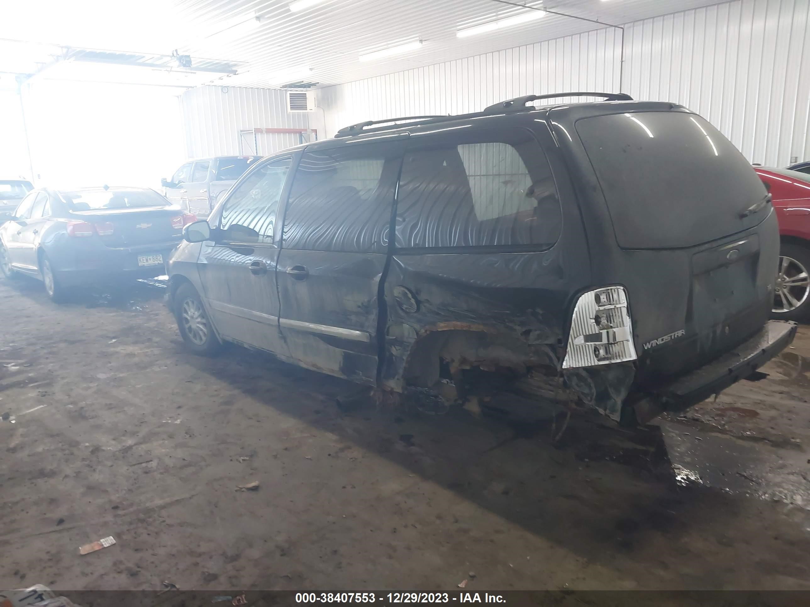 Photo 2 VIN: 2FMZA5246XBB64861 - FORD WINDSTAR 