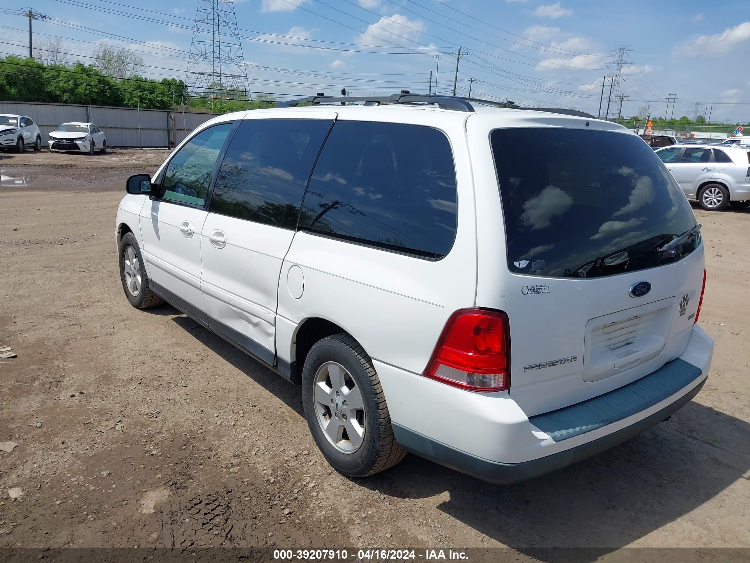 Photo 2 VIN: 2FMZA57665BA57249 - FORD FREESTAR 