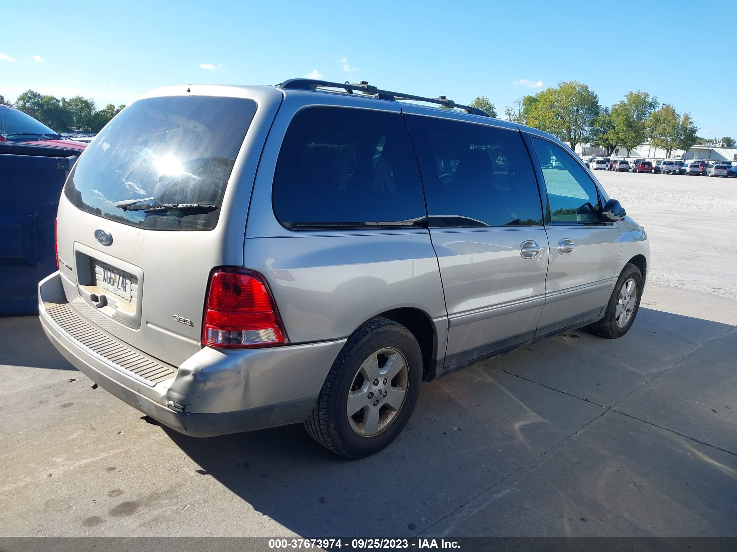 Photo 3 VIN: 2FMZA576X5BA88732 - FORD FREESTAR 