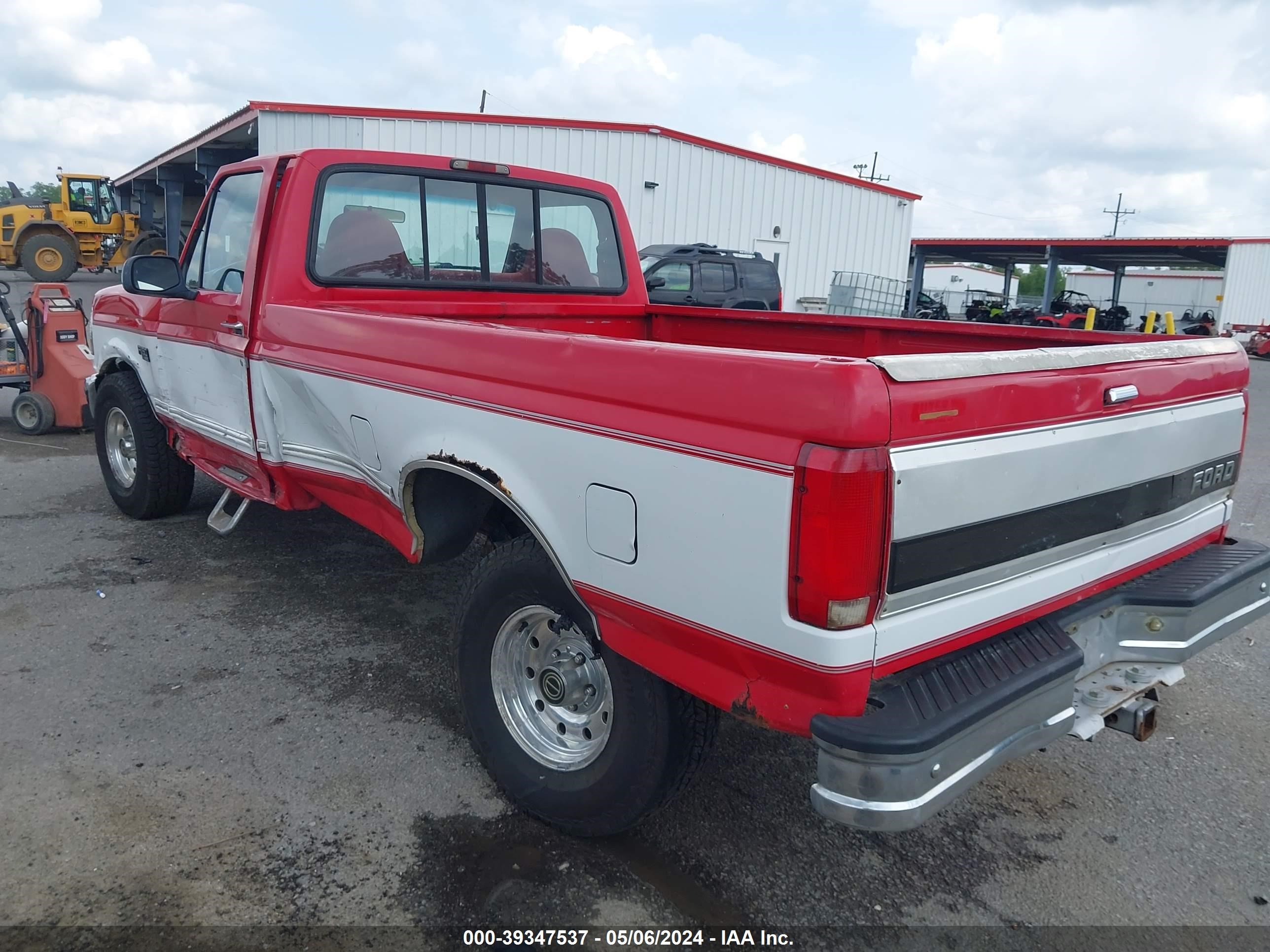 Photo 2 VIN: 2FTEF15N8TCA37714 - FORD F-150 