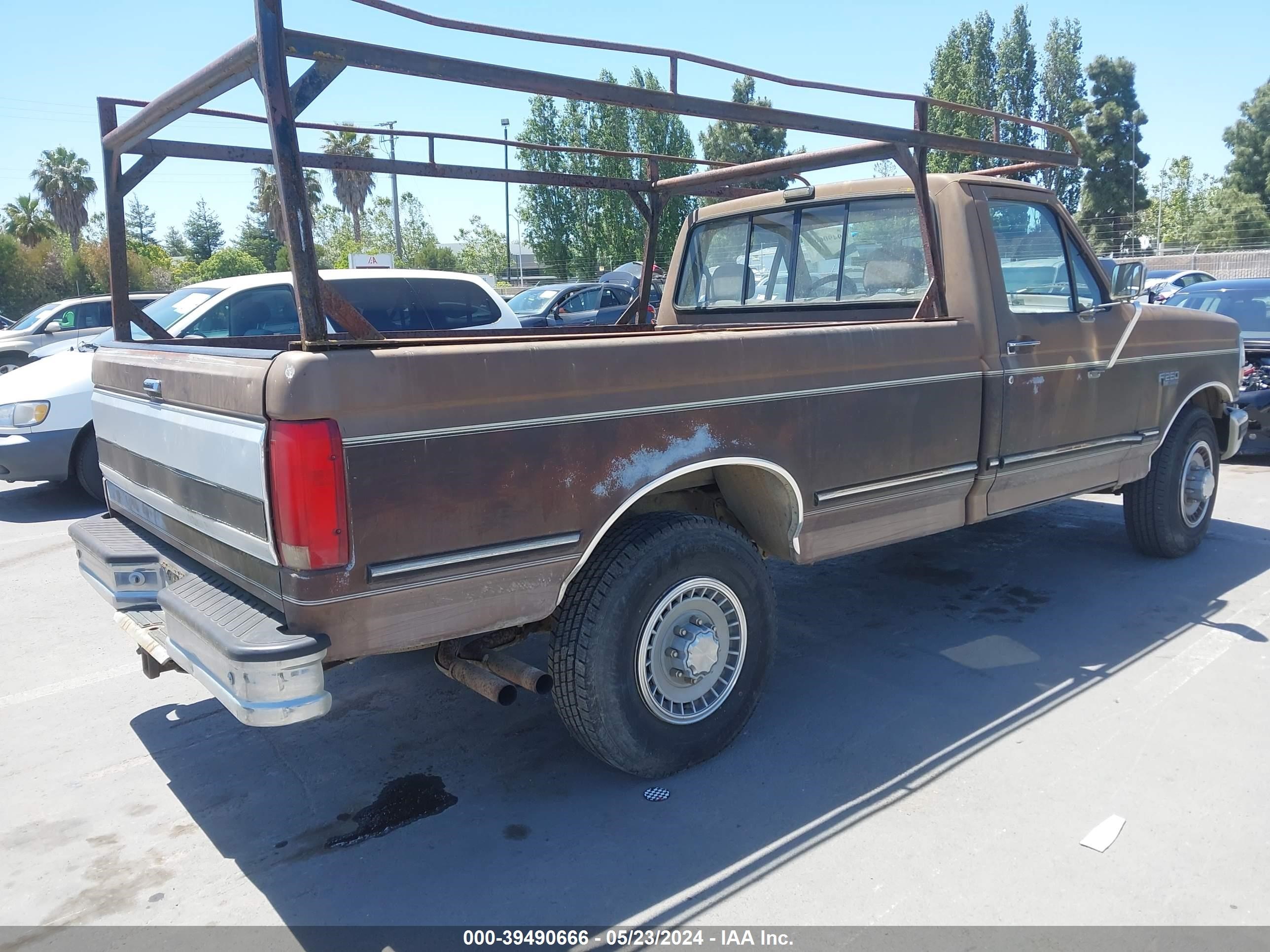 Photo 3 VIN: 2FTHF25H9NCA86663 - FORD F250 