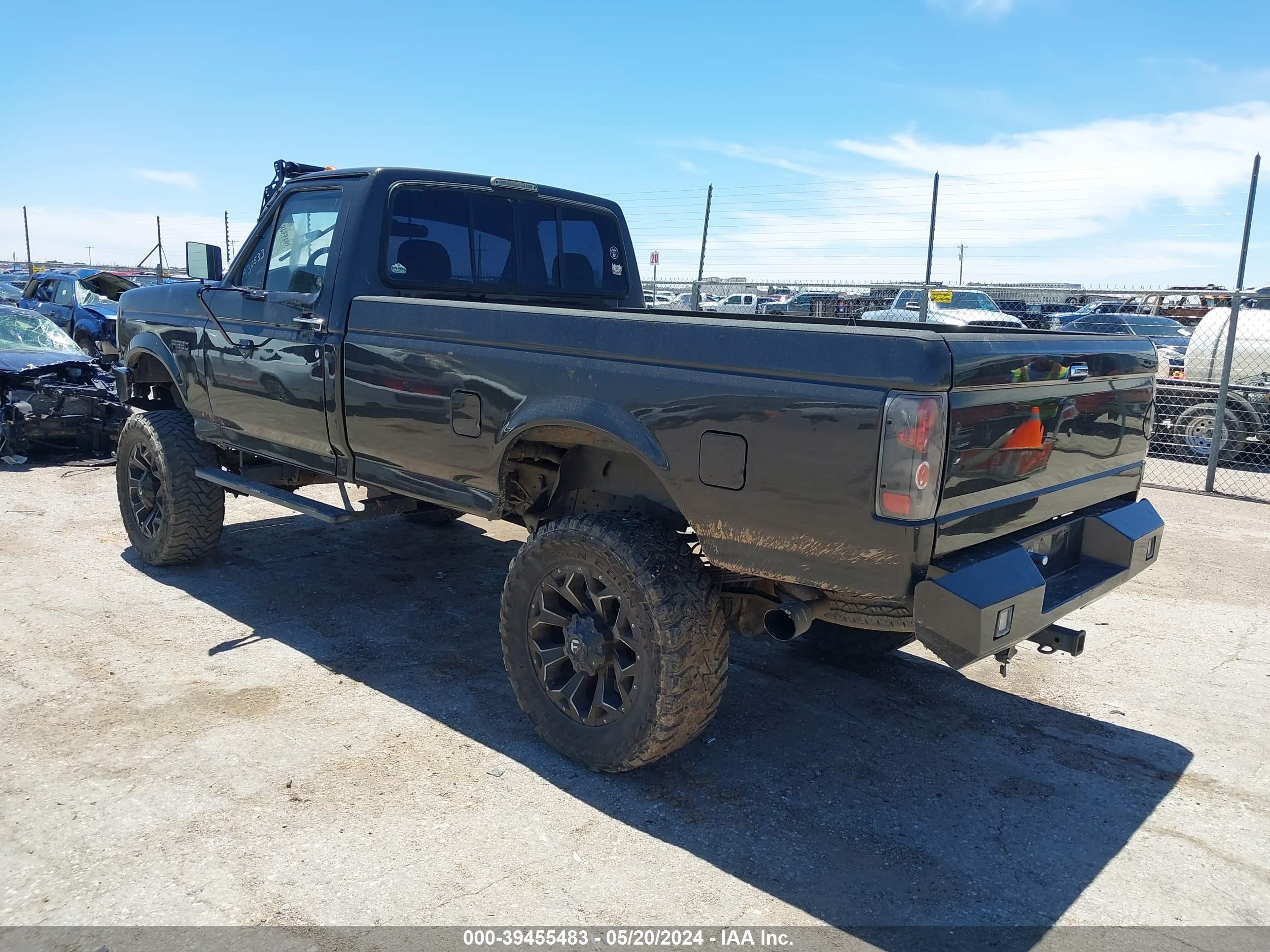 Photo 2 VIN: 2FTHF26H0PCA30533 - FORD F250 