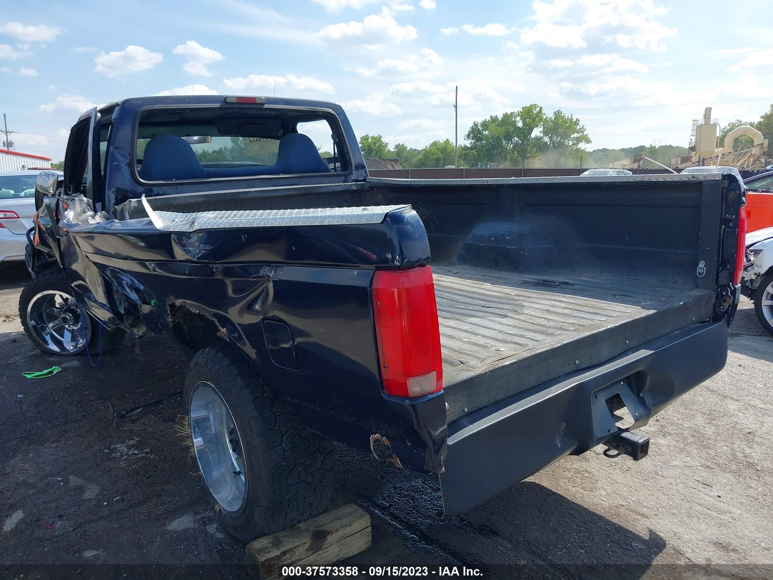 Photo 2 VIN: 2FTHF26H3SCA78276 - FORD F250 