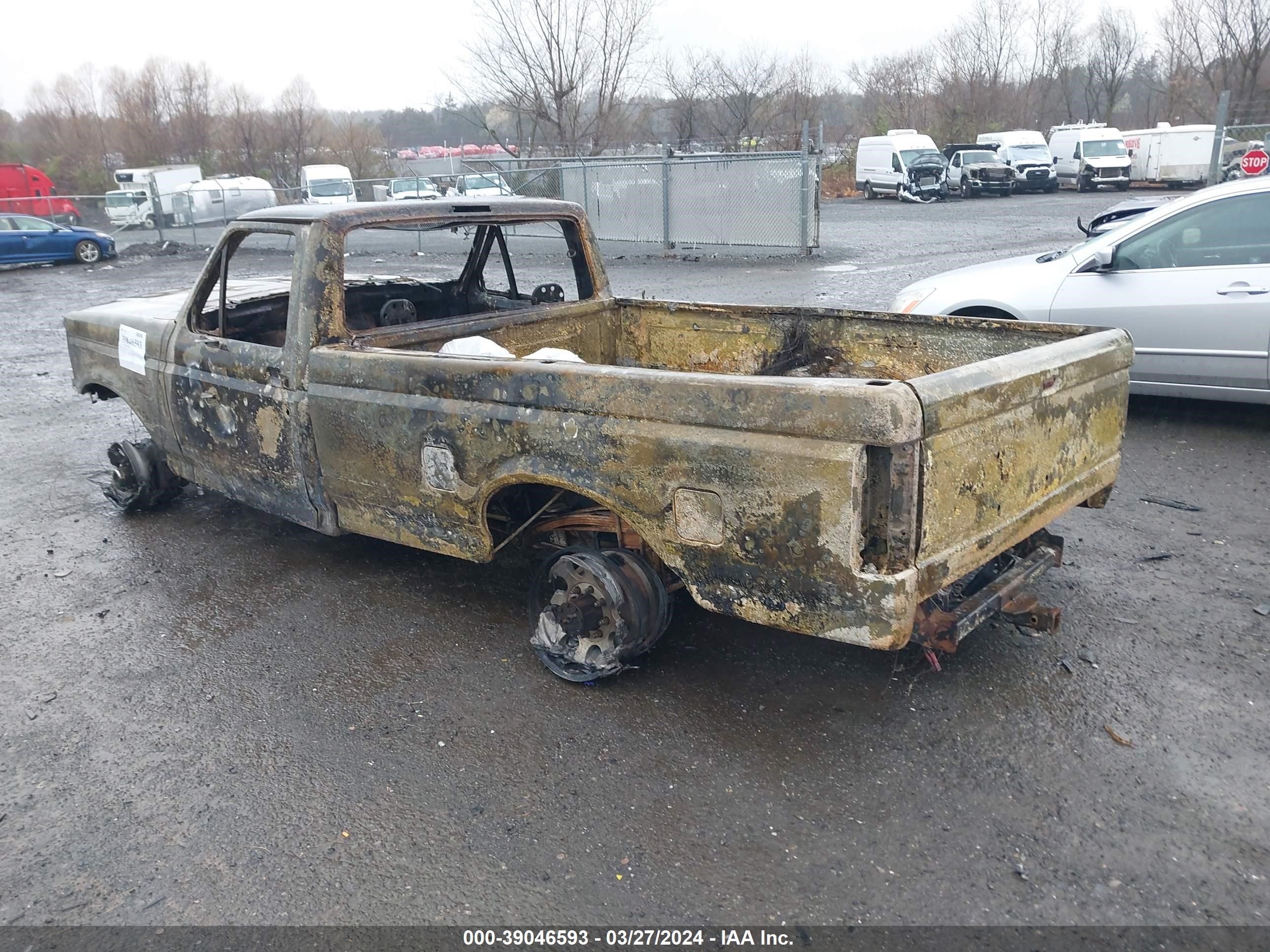 Photo 2 VIN: 2FTHF36G9SCA00050 - FORD F350 