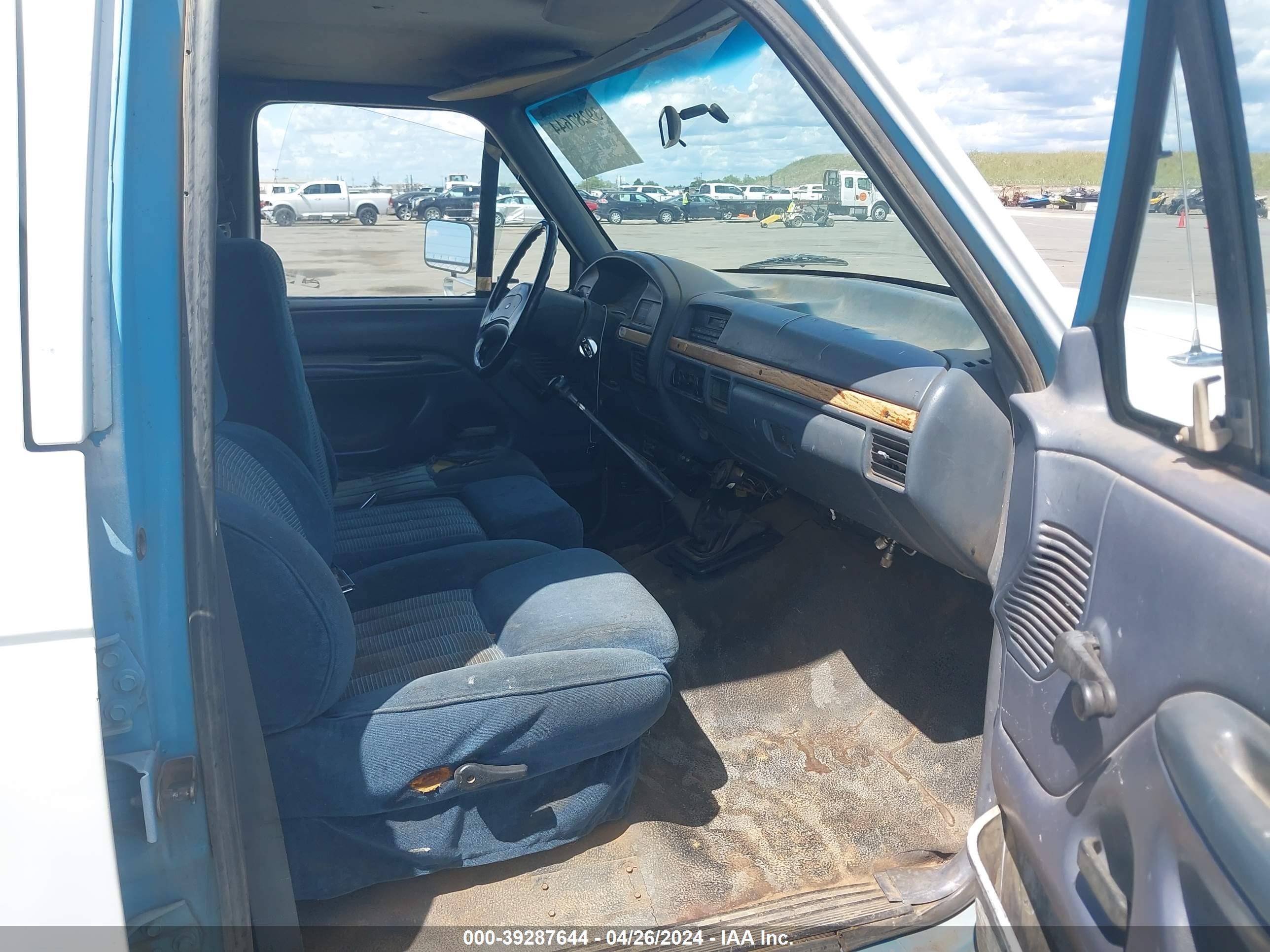 Photo 4 VIN: 2FTJW36M2NCA72915 - FORD F350 