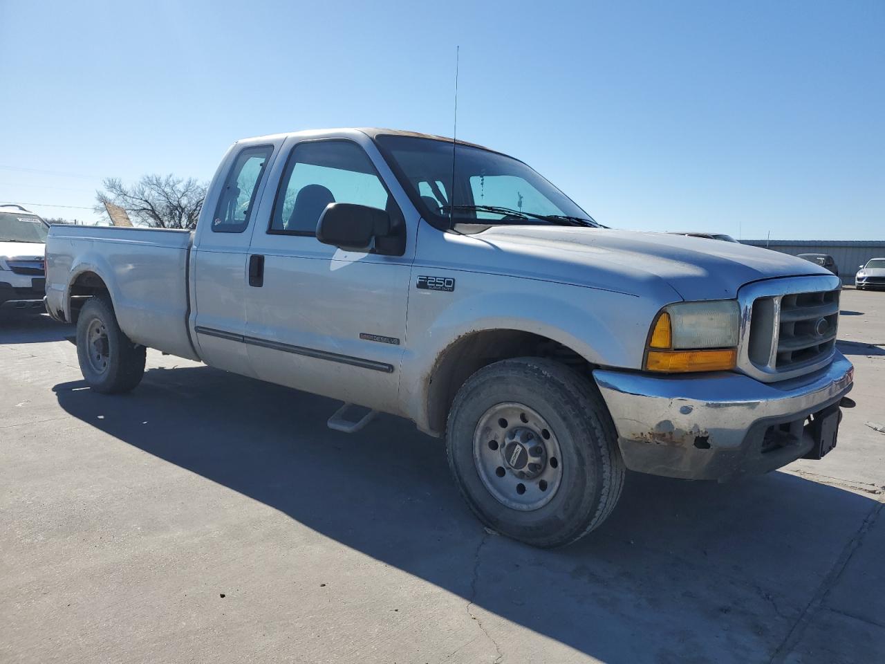 Photo 3 VIN: 2FTNX20F2YEA42332 - FORD F250 