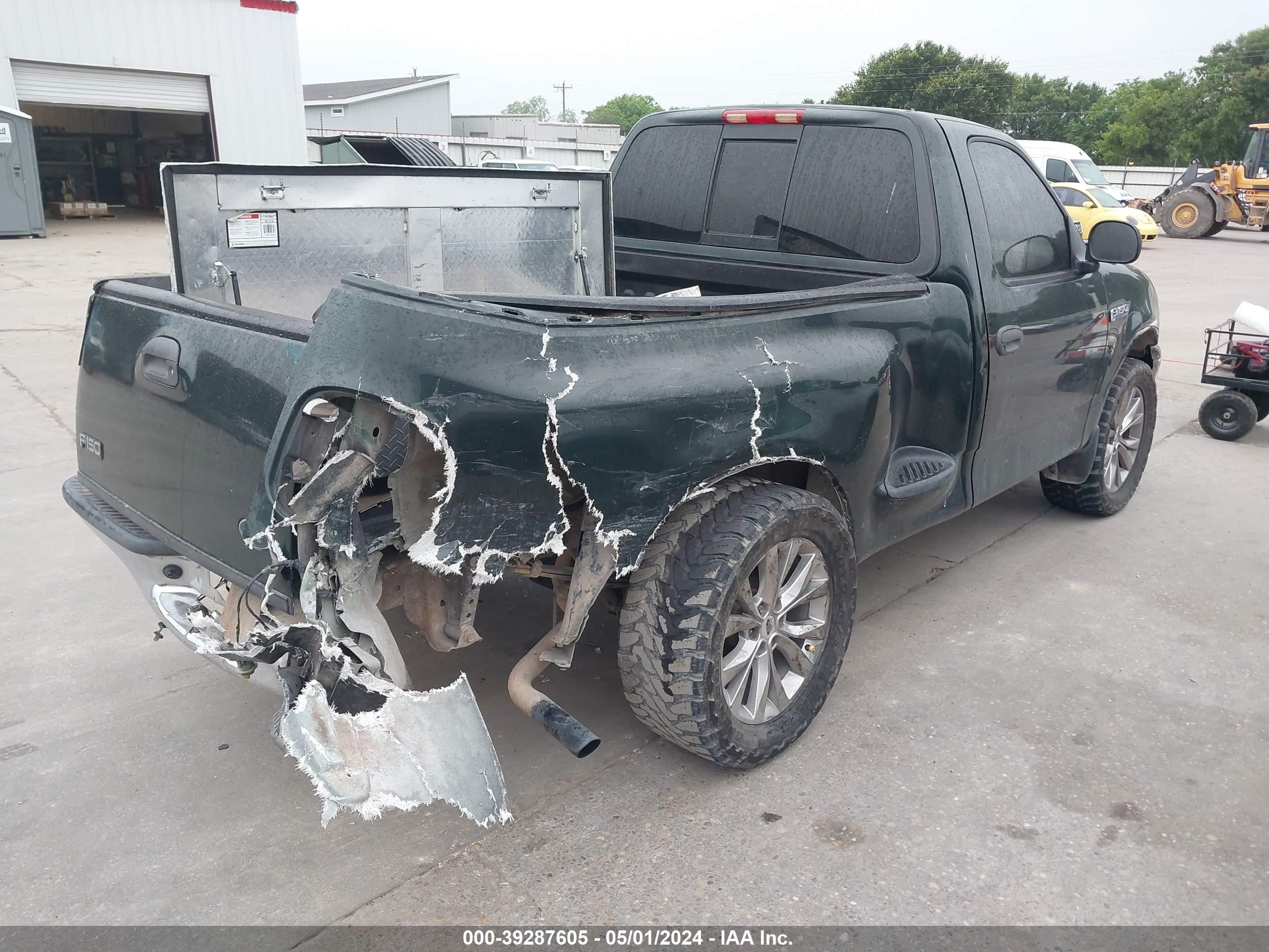 Photo 3 VIN: 2FTRF07242CA98118 - FORD F-150 