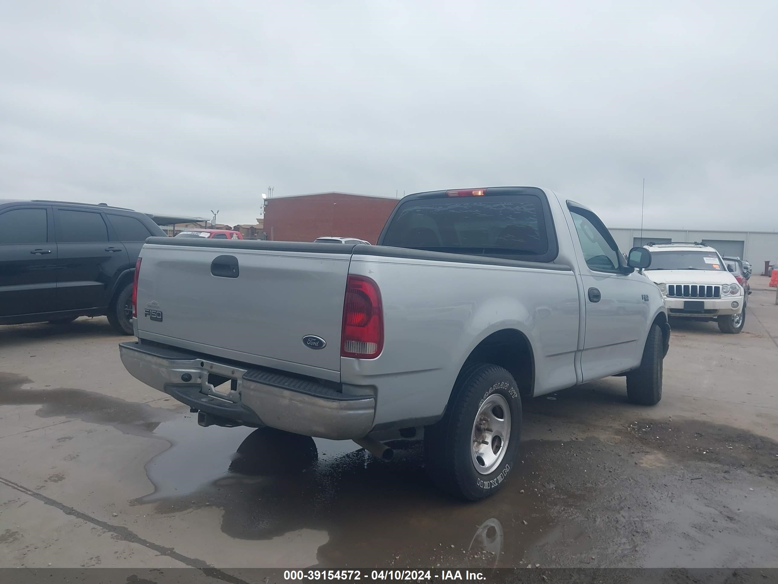 Photo 3 VIN: 2FTRF17204CA60247 - FORD F-150 