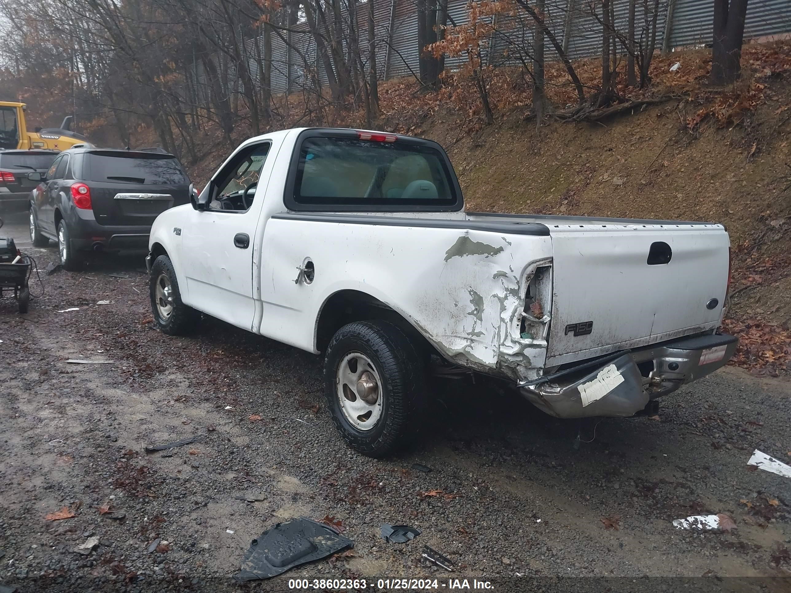 Photo 2 VIN: 2FTRF17224CA57298 - FORD F-150 