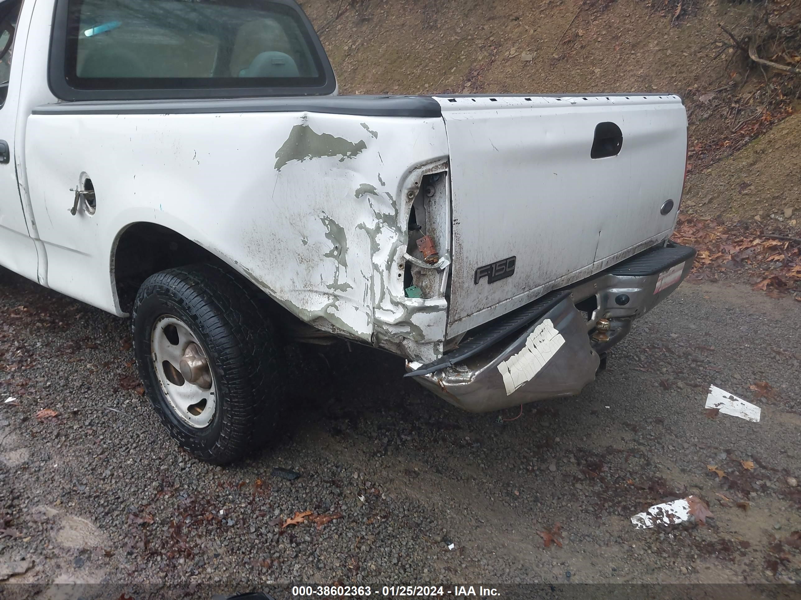 Photo 5 VIN: 2FTRF17224CA57298 - FORD F-150 