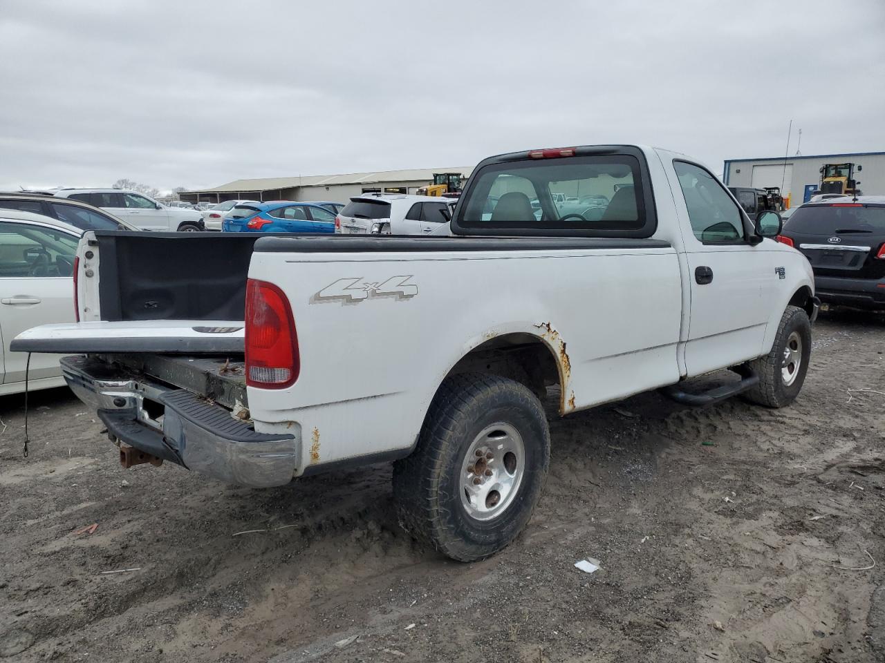 Photo 2 VIN: 2FTRF18W44CA50211 - FORD F-150 