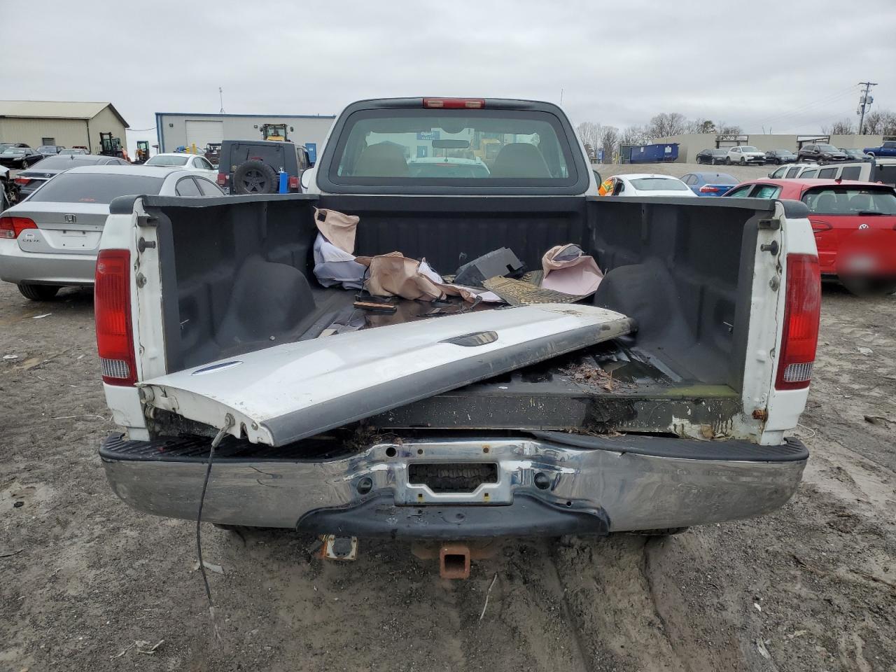 Photo 5 VIN: 2FTRF18W44CA50211 - FORD F-150 