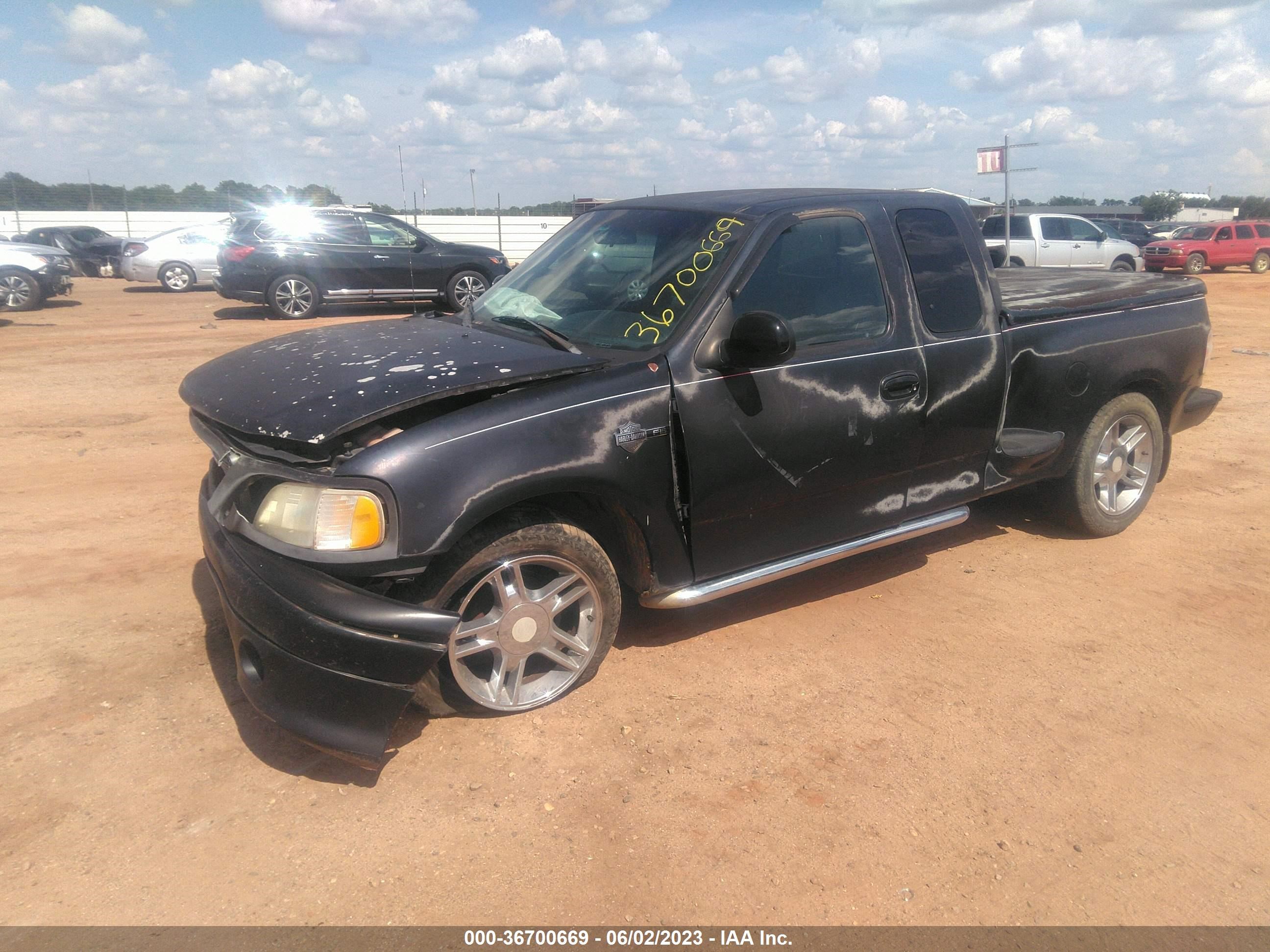 Photo 1 VIN: 2FTRX07L0YCA93948 - FORD F-150 