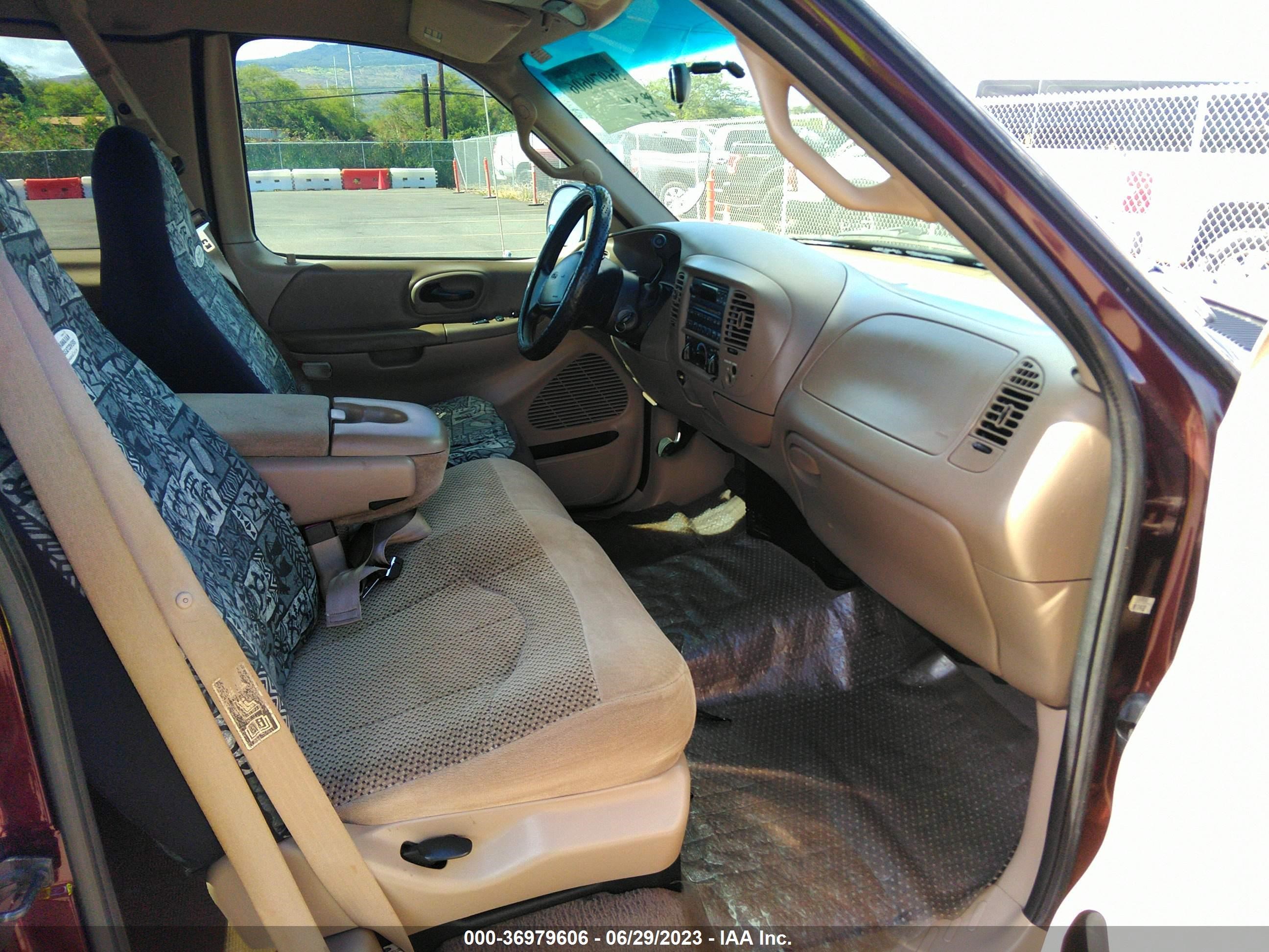 Photo 4 VIN: 2FTRX17W0YCA16979 - FORD F-150 