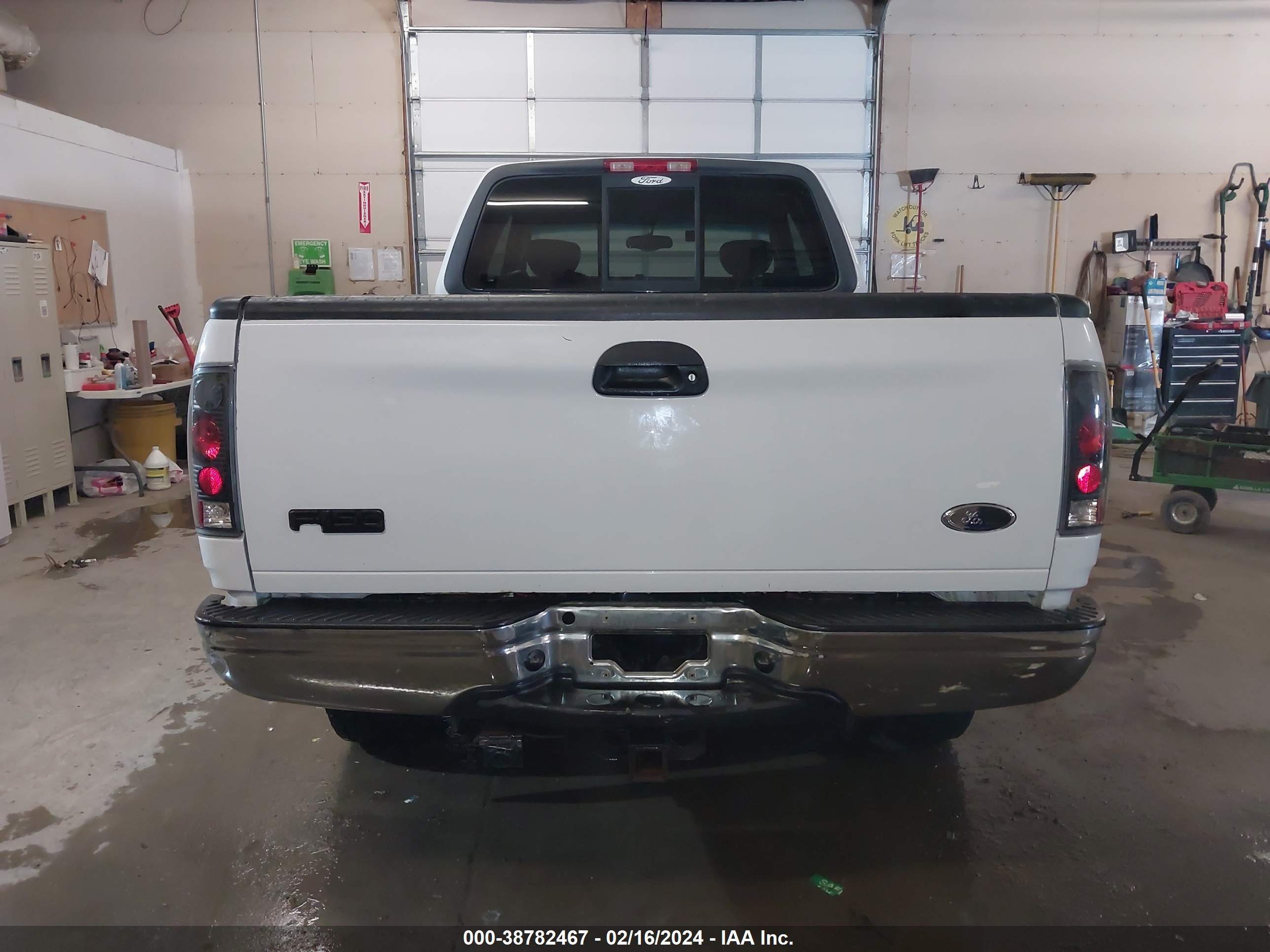 Photo 15 VIN: 2FTRX18L32CA11741 - FORD F-150 