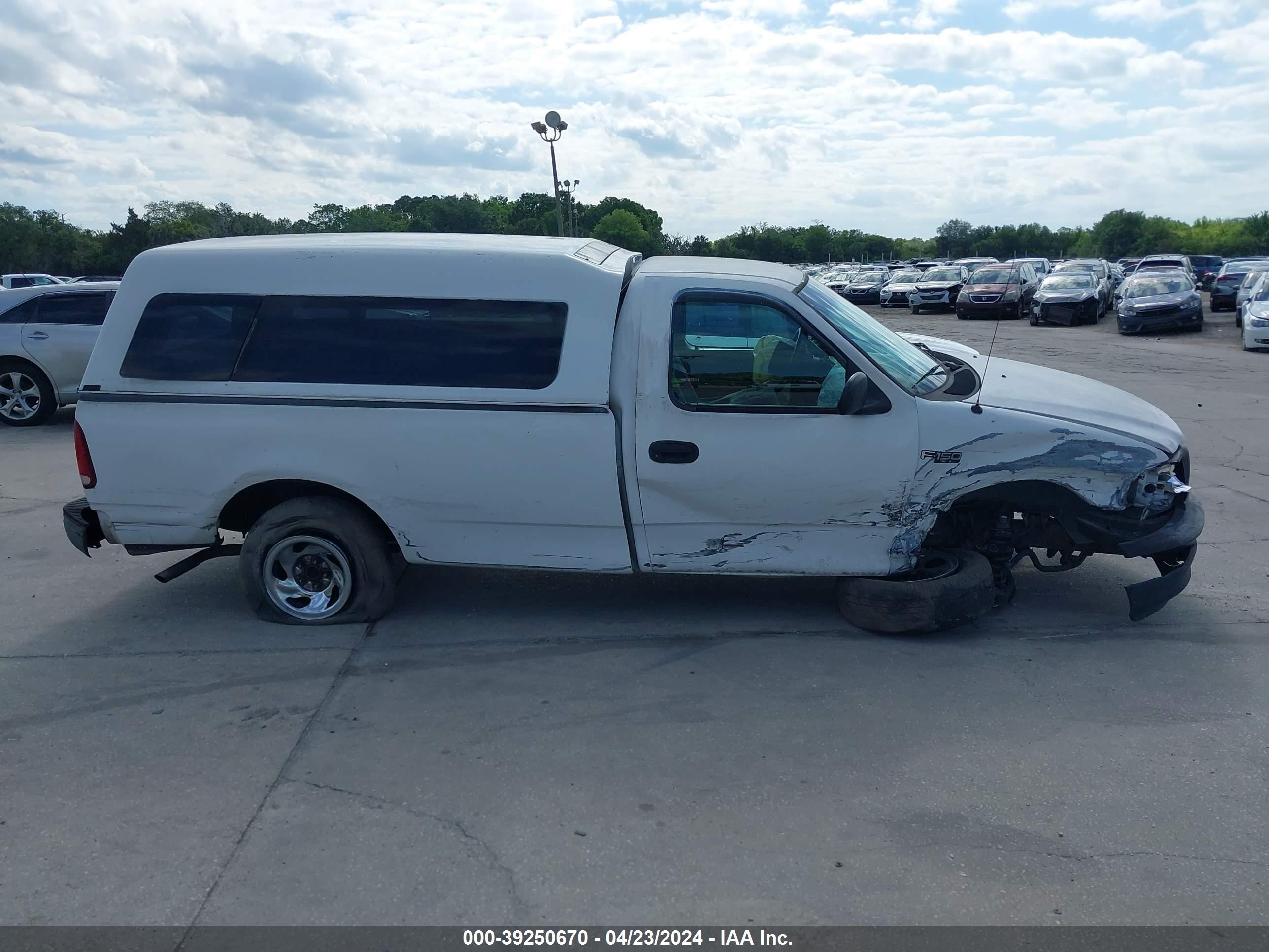 Photo 11 VIN: 2FTZF17221CA03589 - FORD F-150 