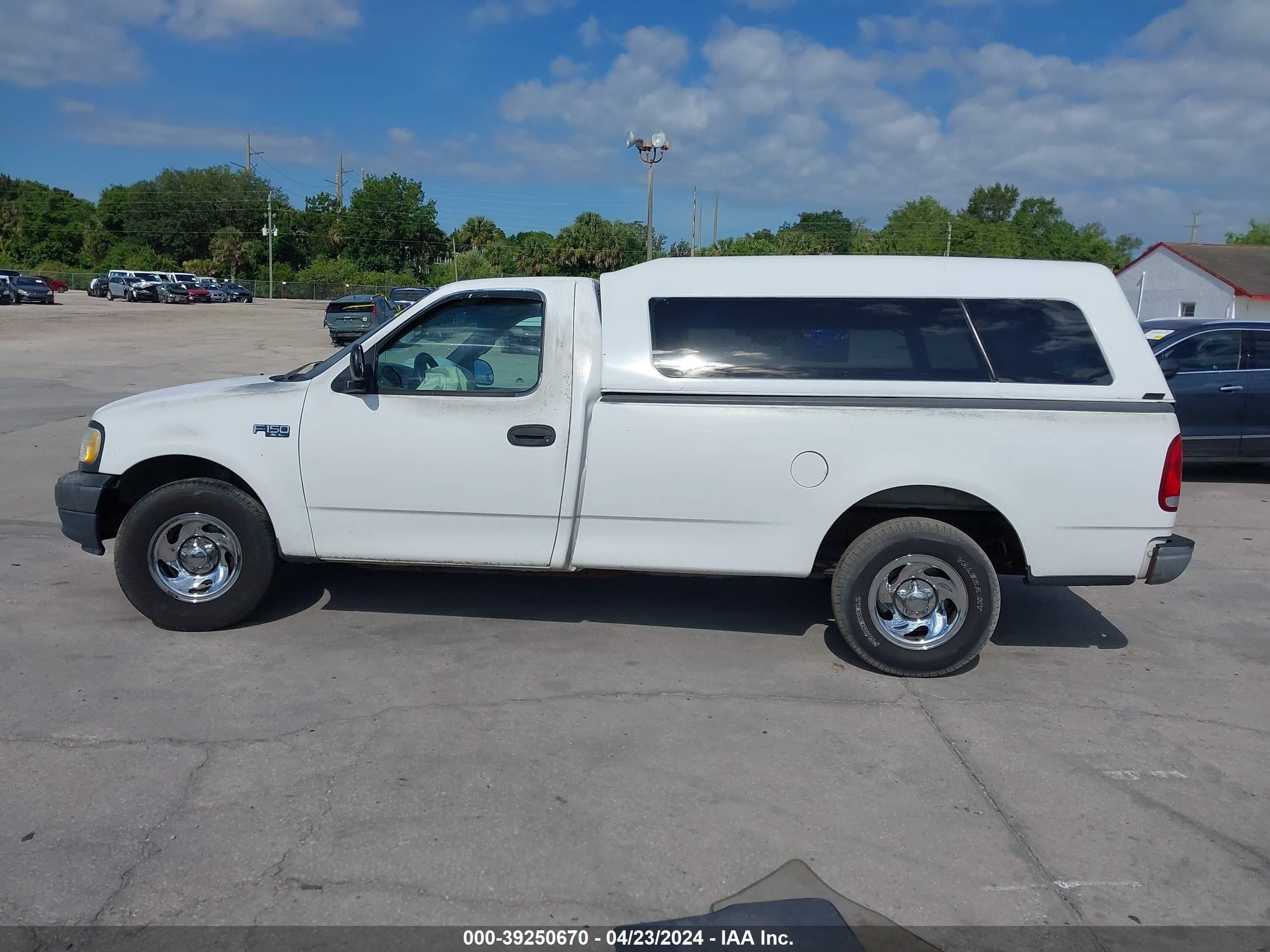 Photo 12 VIN: 2FTZF17221CA03589 - FORD F-150 