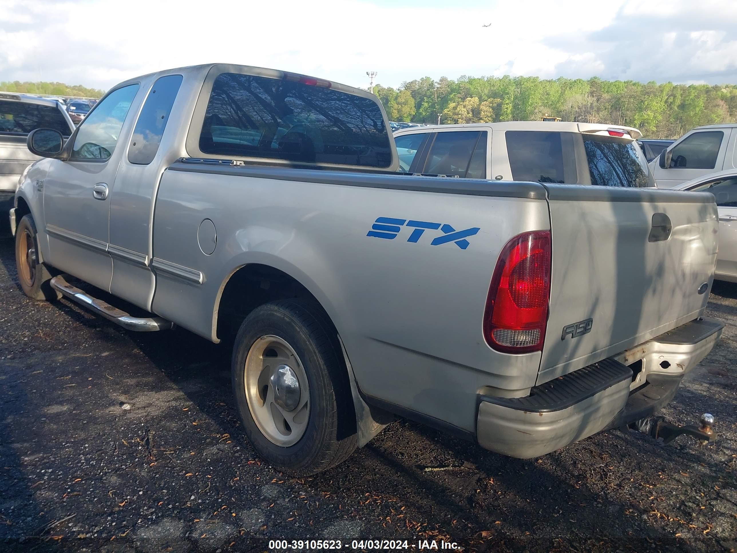 Photo 2 VIN: 2FTZX1760WCA75138 - FORD F-150 