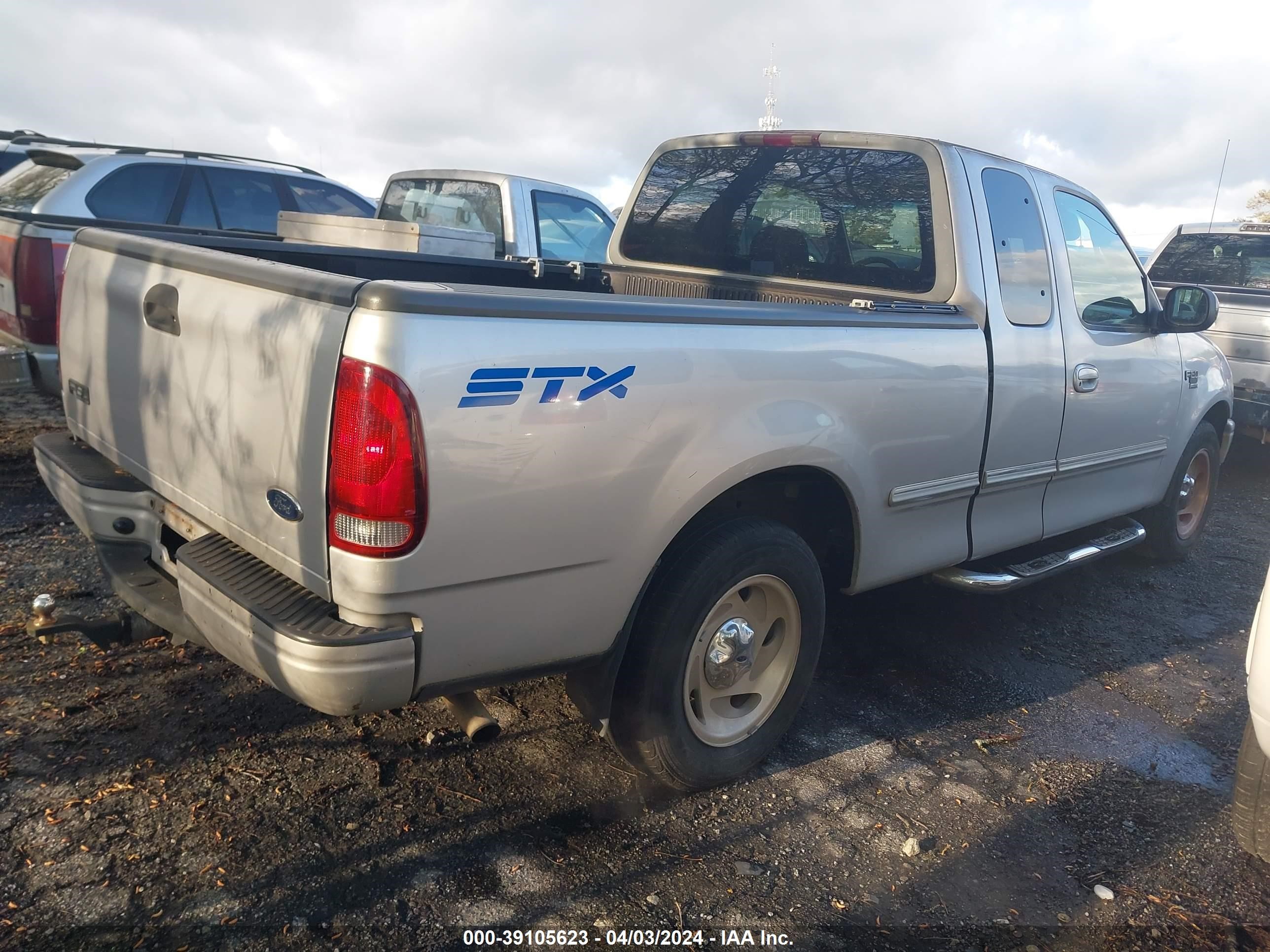 Photo 3 VIN: 2FTZX1760WCA75138 - FORD F-150 