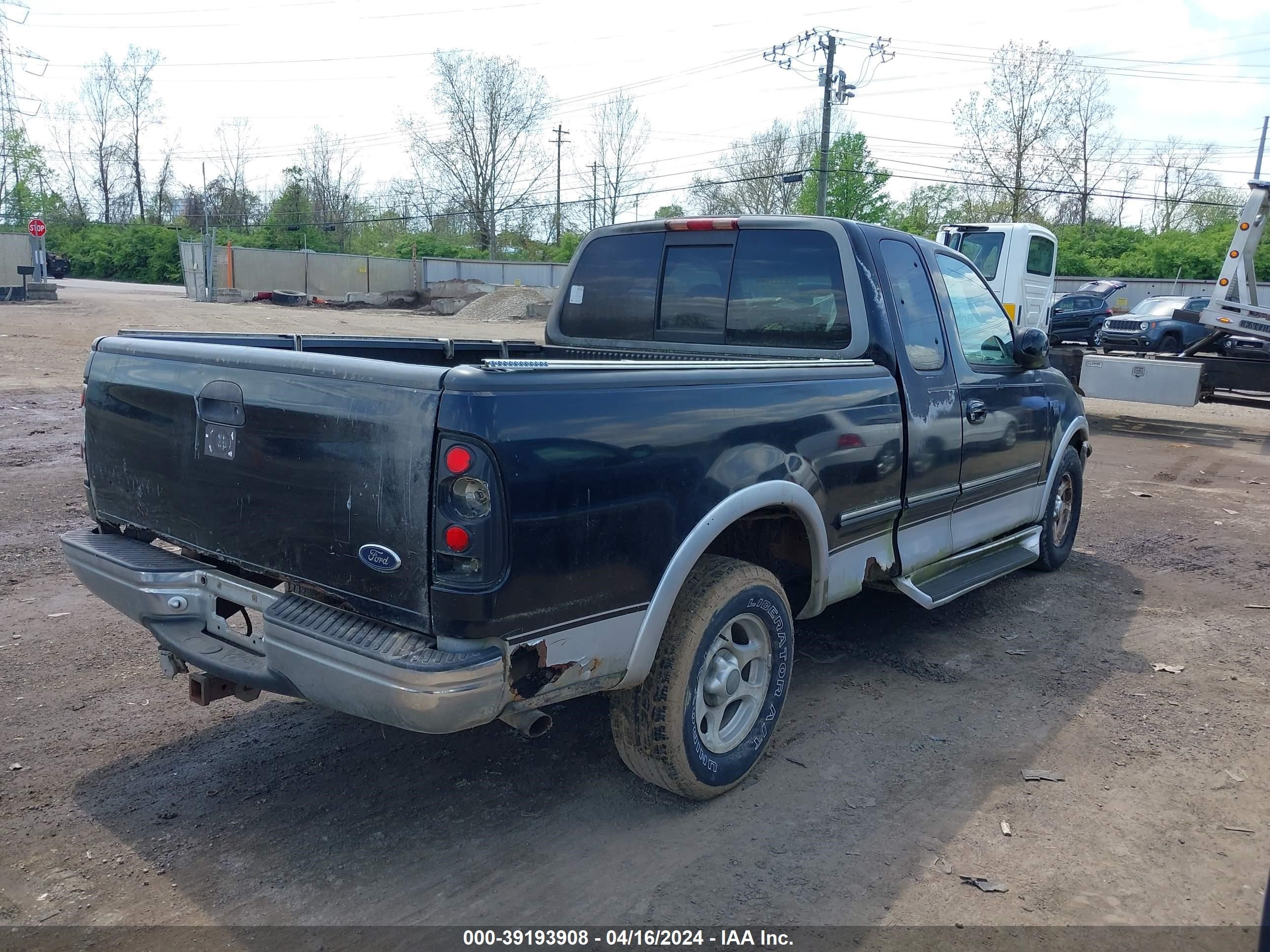 Photo 3 VIN: 2FTZX1768WCA55655 - FORD F-150 