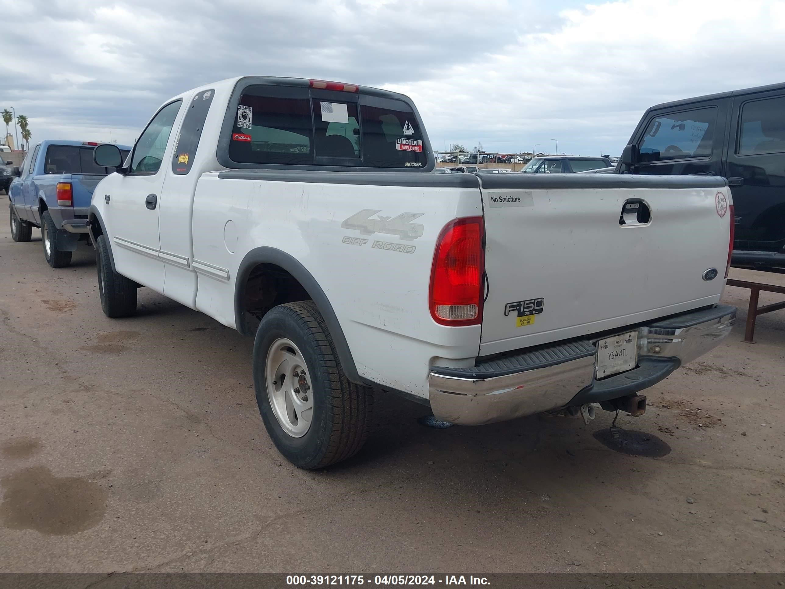 Photo 2 VIN: 2FTZX18W2WCA31902 - FORD F-150 