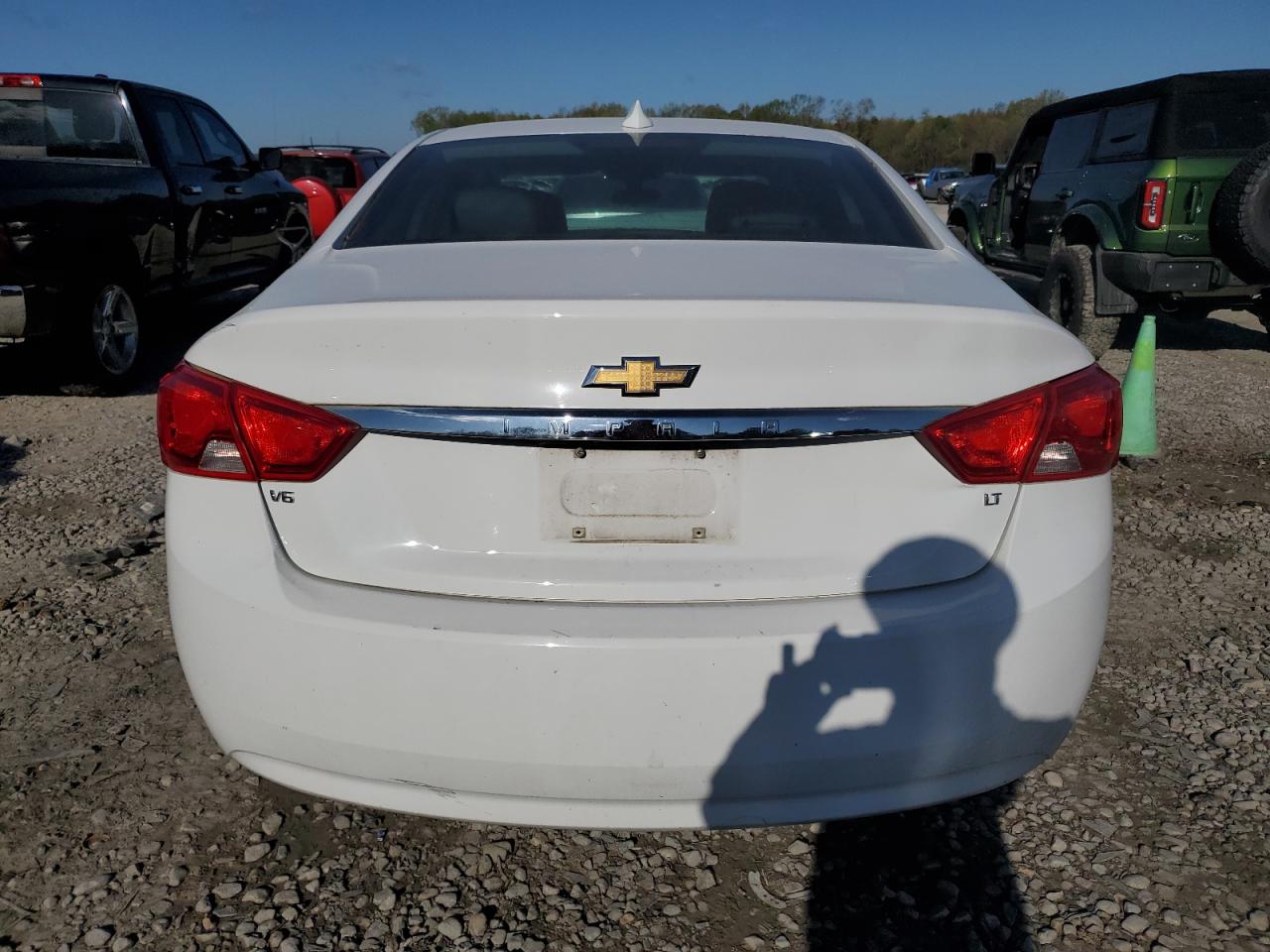 Photo 5 VIN: 2G1105S30J9173011 - CHEVROLET IMPALA 