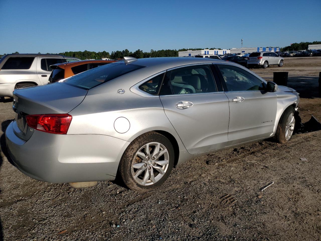 Photo 2 VIN: 2G1105S34J9113703 - CHEVROLET IMPALA 