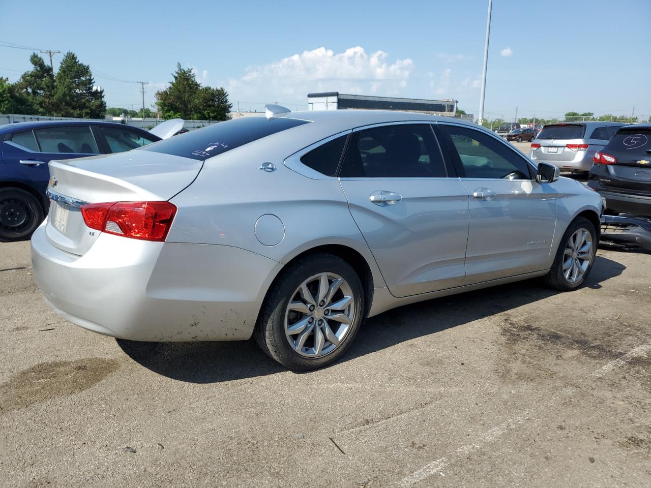 Photo 2 VIN: 2G1105S37J9126641 - CHEVROLET IMPALA 