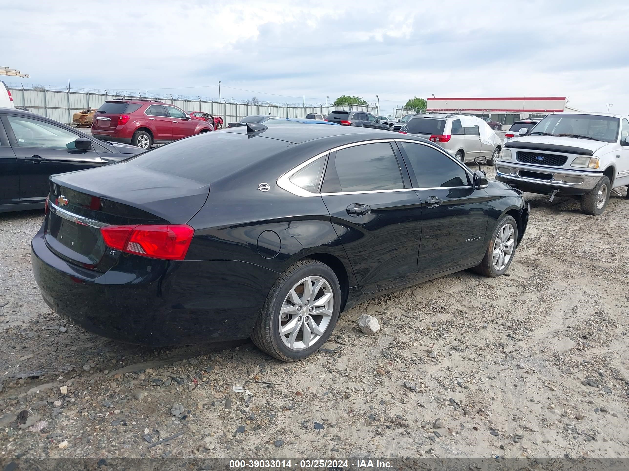 Photo 3 VIN: 2G1105S3XH9161829 - CHEVROLET IMPALA 