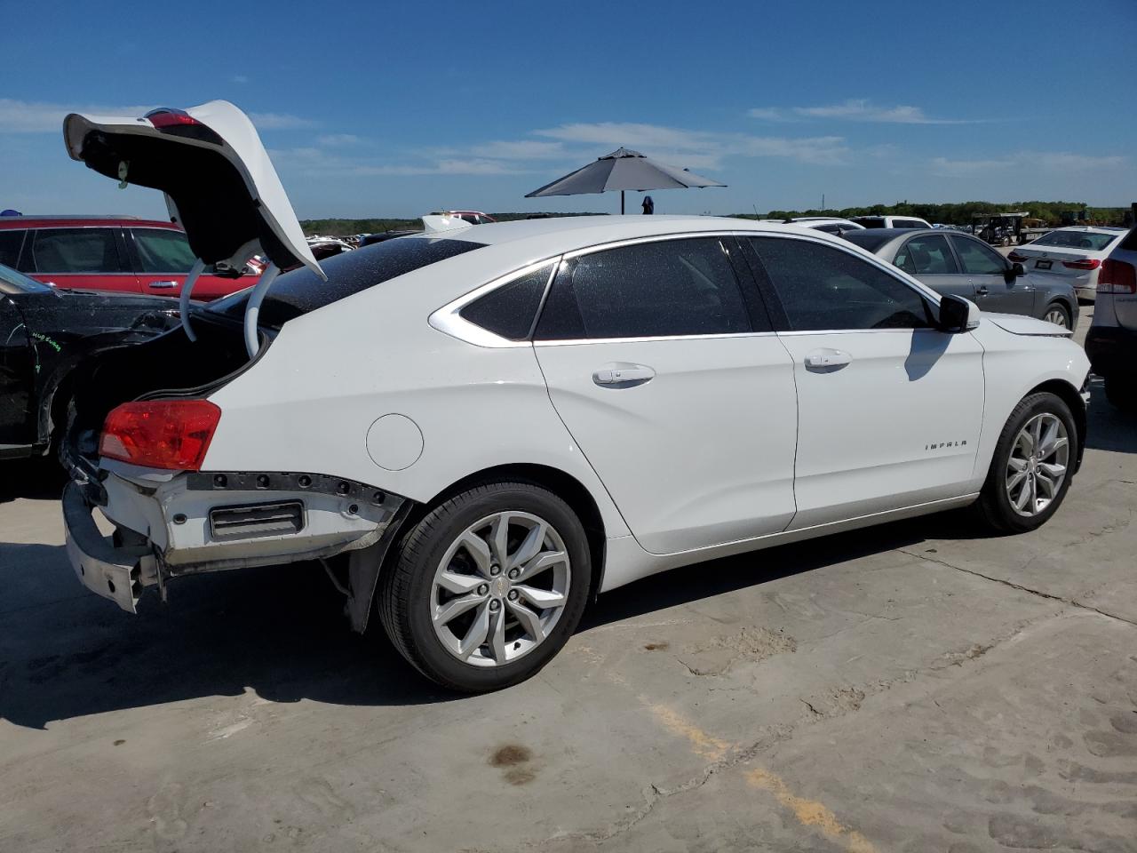 Photo 2 VIN: 2G1105SA3J9156041 - CHEVROLET IMPALA 