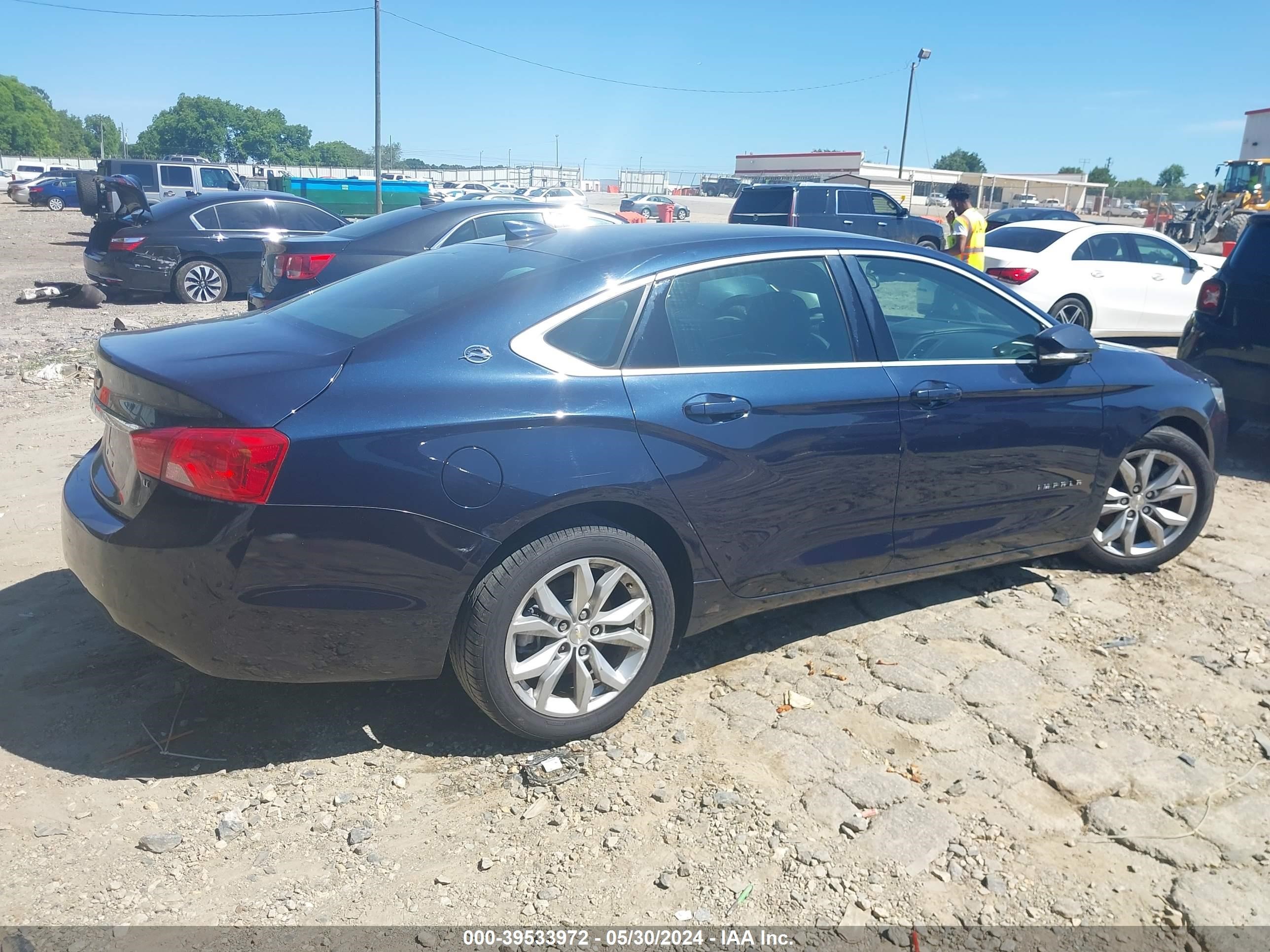 Photo 3 VIN: 2G1105SA4H9142398 - CHEVROLET IMPALA 