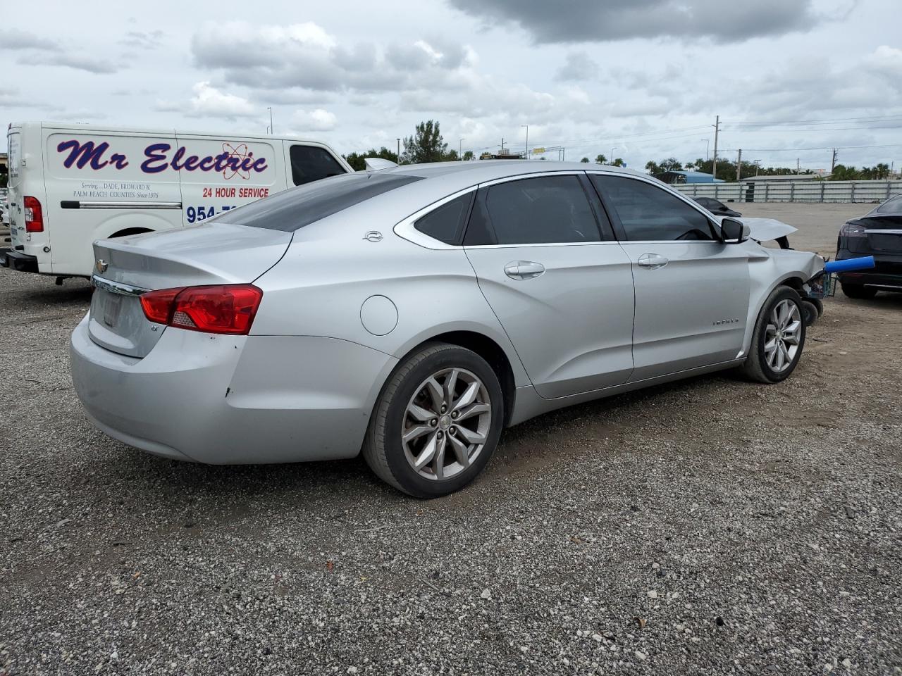 Photo 2 VIN: 2G1105SA7H9166906 - CHEVROLET IMPALA 