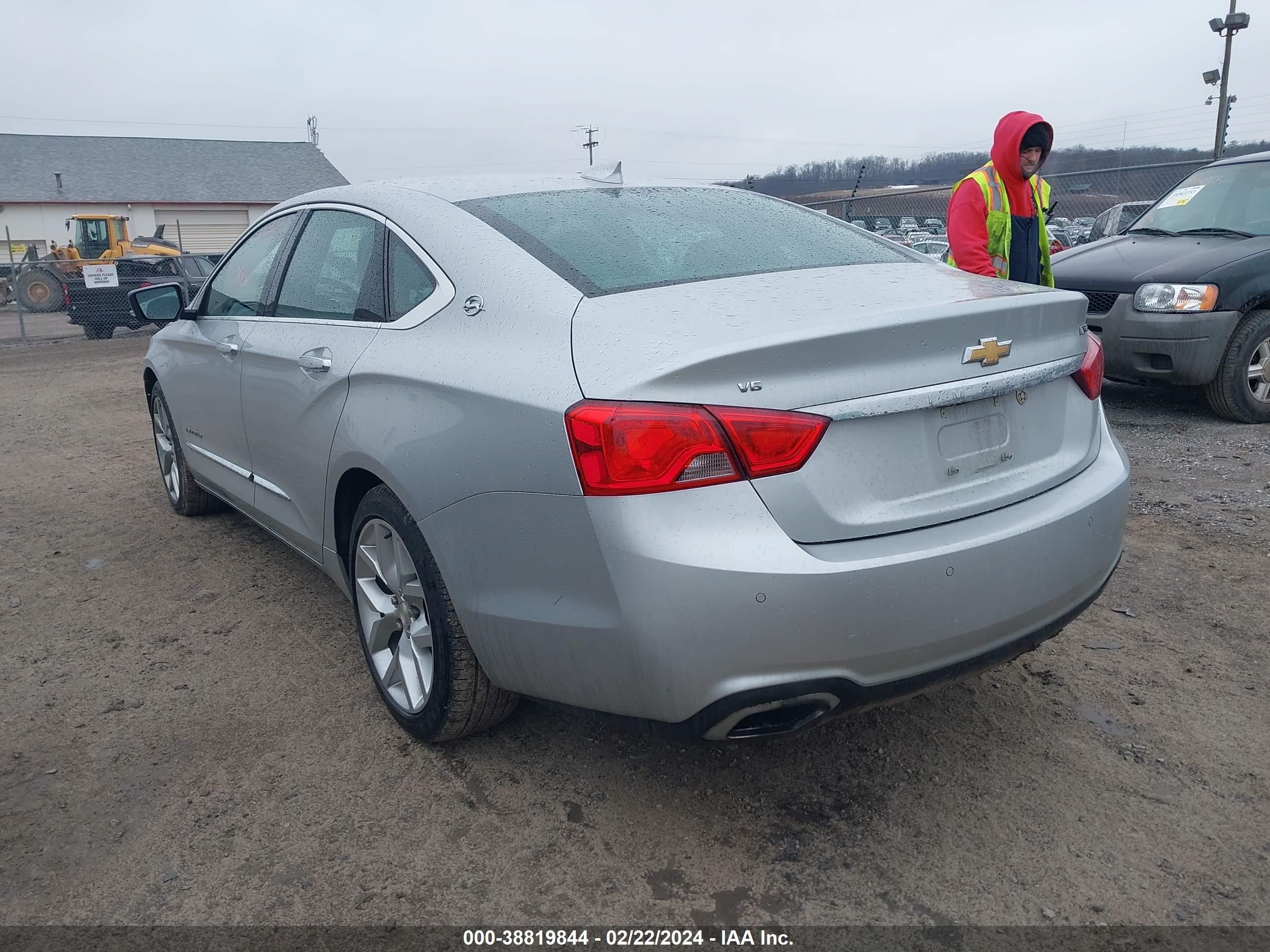 Photo 2 VIN: 2G1125S32J9170637 - CHEVROLET IMPALA 