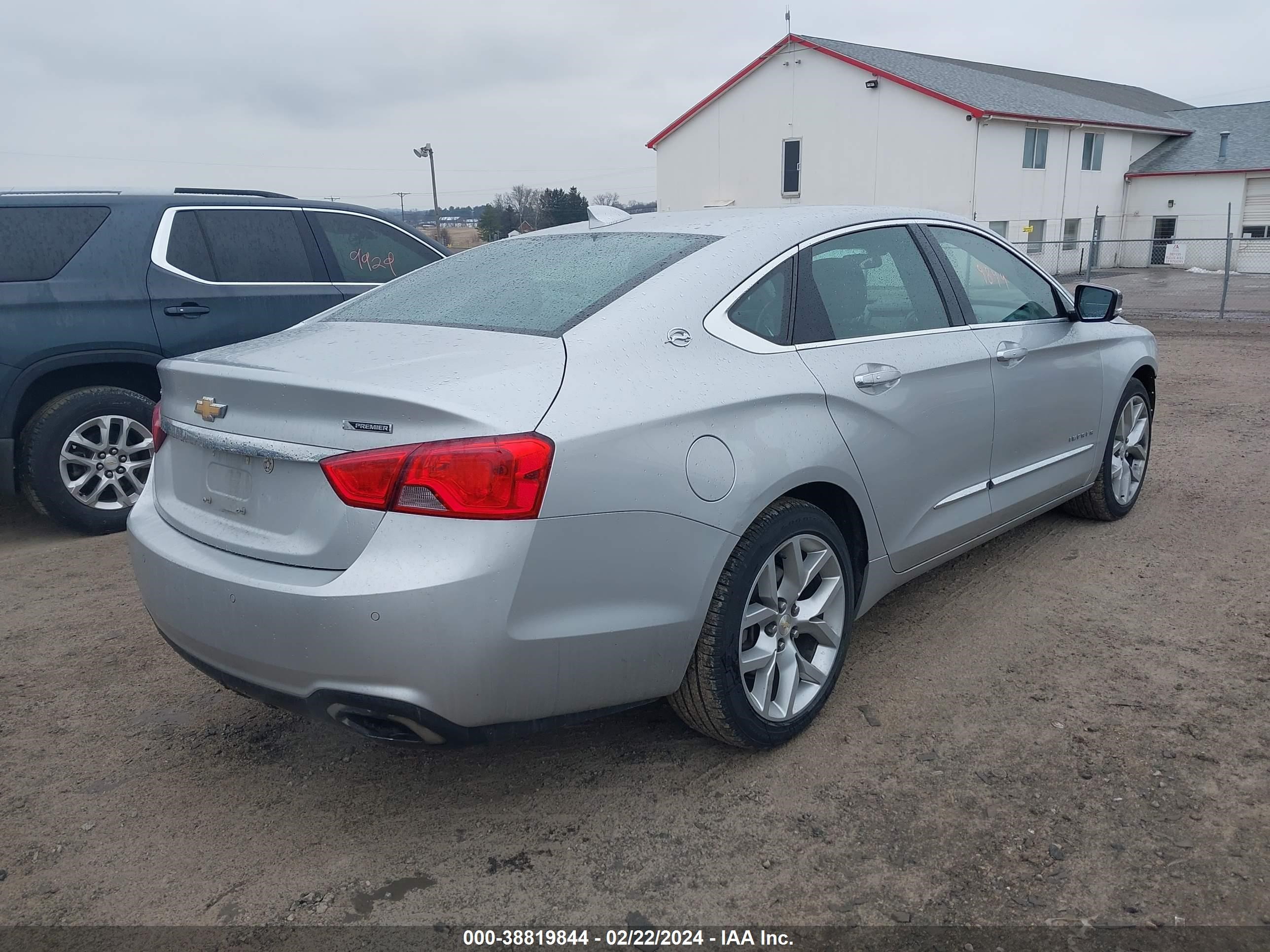 Photo 3 VIN: 2G1125S32J9170637 - CHEVROLET IMPALA 