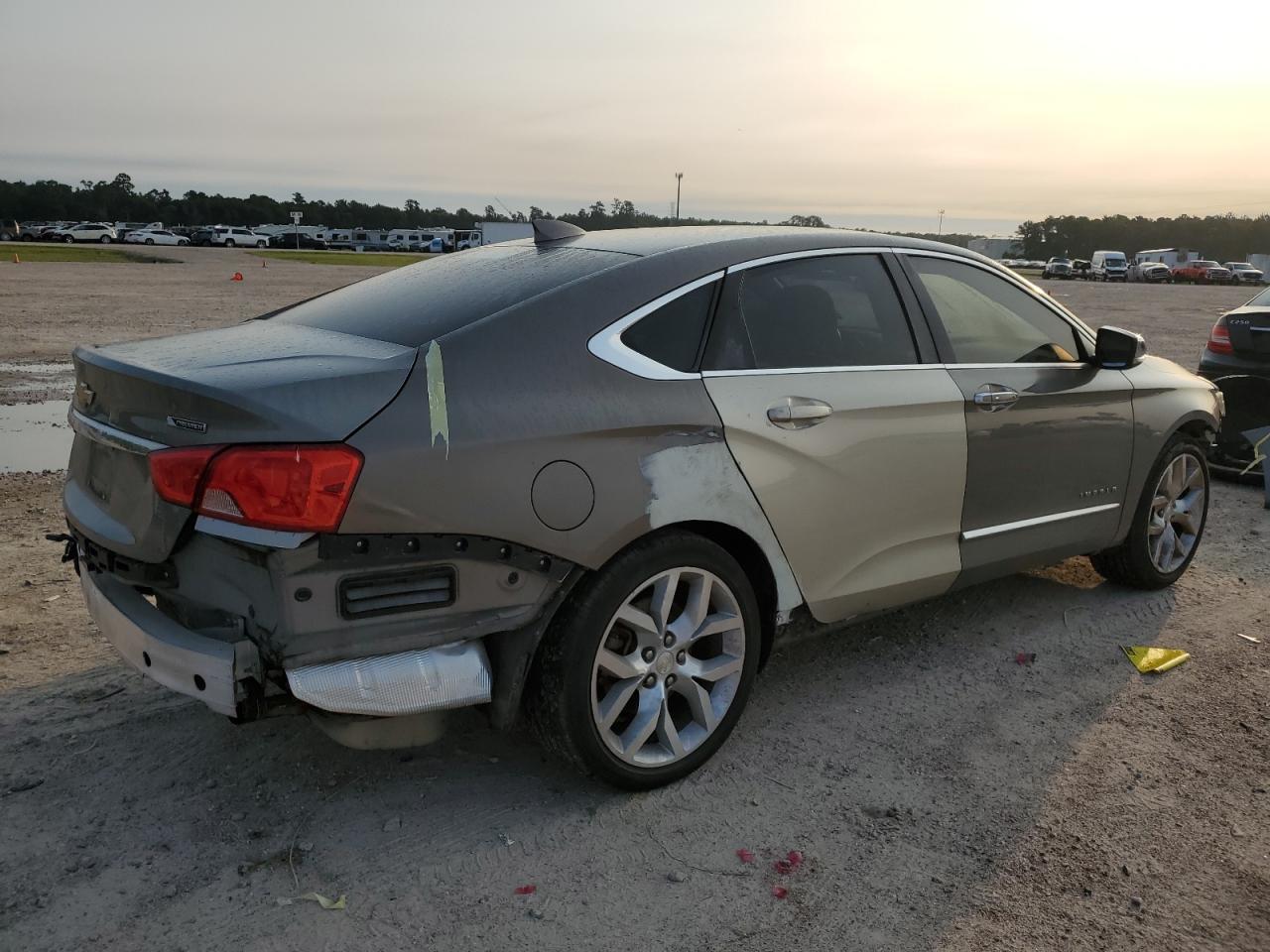 Photo 2 VIN: 2G1125S38J9168245 - CHEVROLET IMPALA 