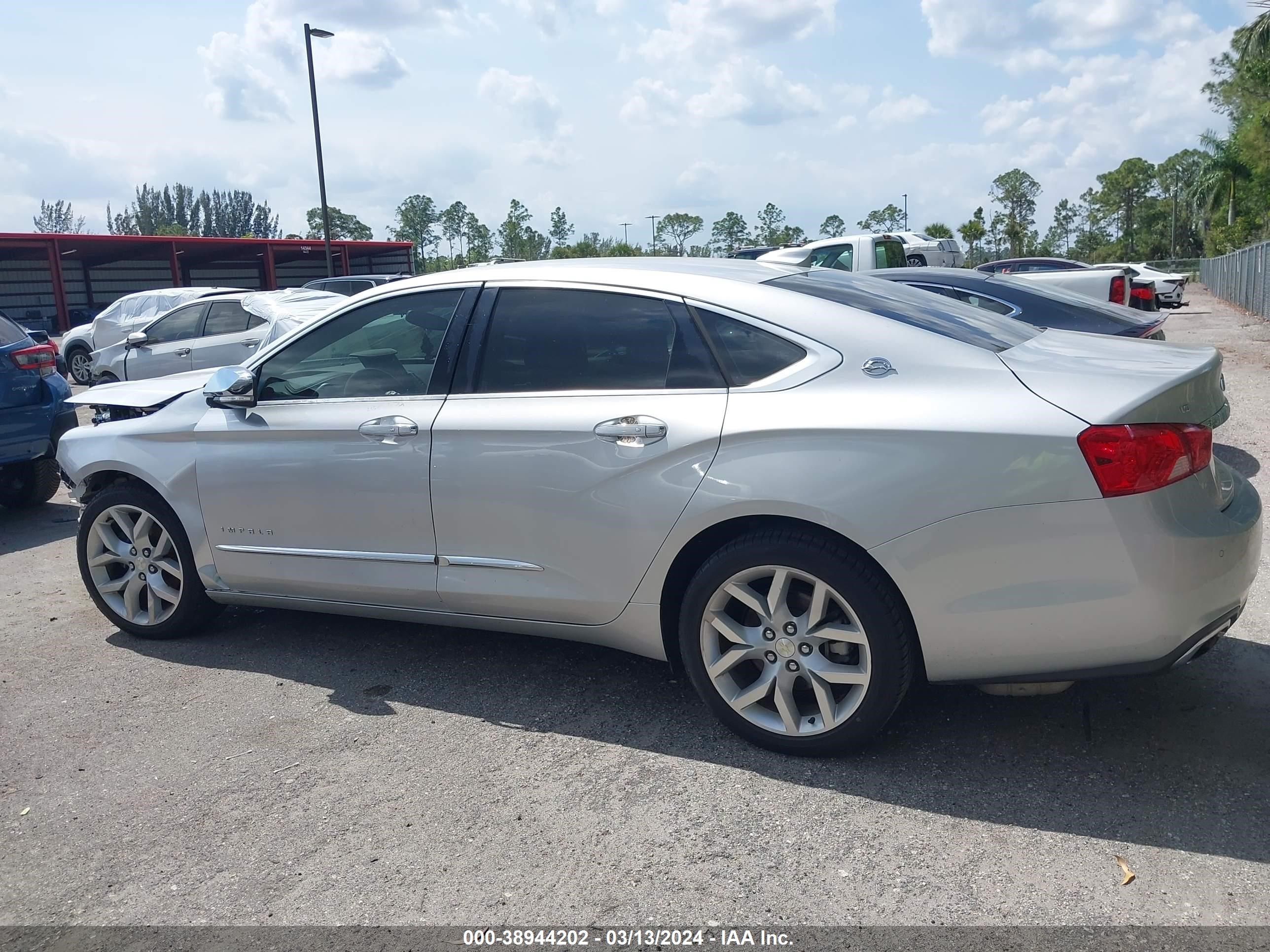 Photo 12 VIN: 2G1145S38H9107577 - CHEVROLET IMPALA 