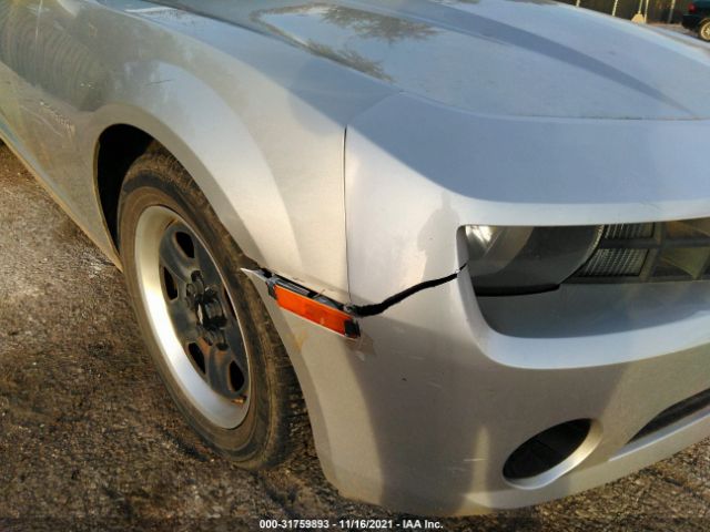 Photo 5 VIN: 2G1FA1E30C9114633 - CHEVROLET CAMARO 